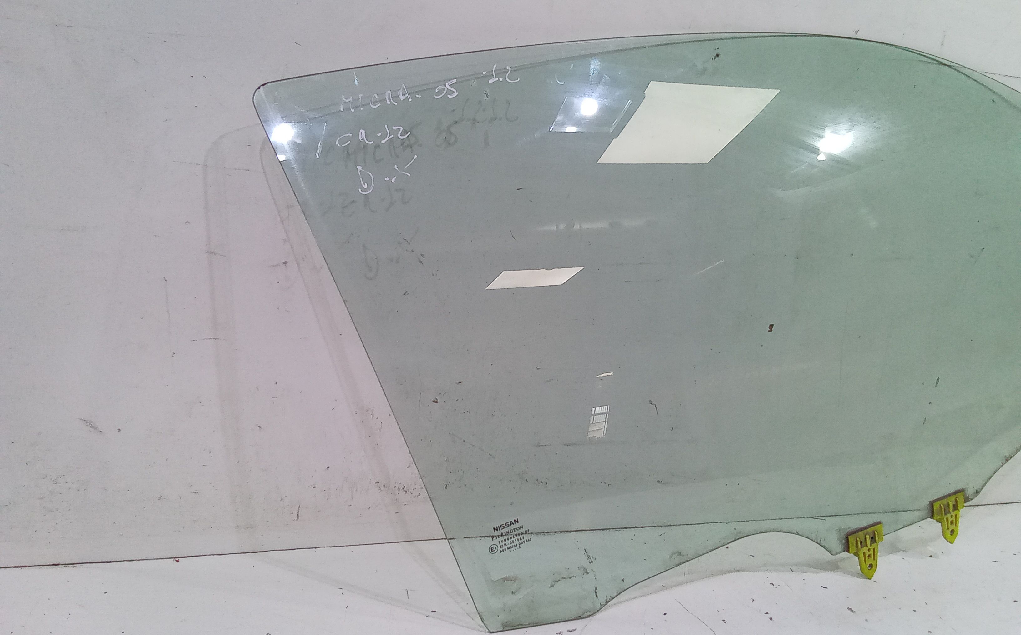 Vetro scendente anteriore destro NISSAN Micra 4 Serie