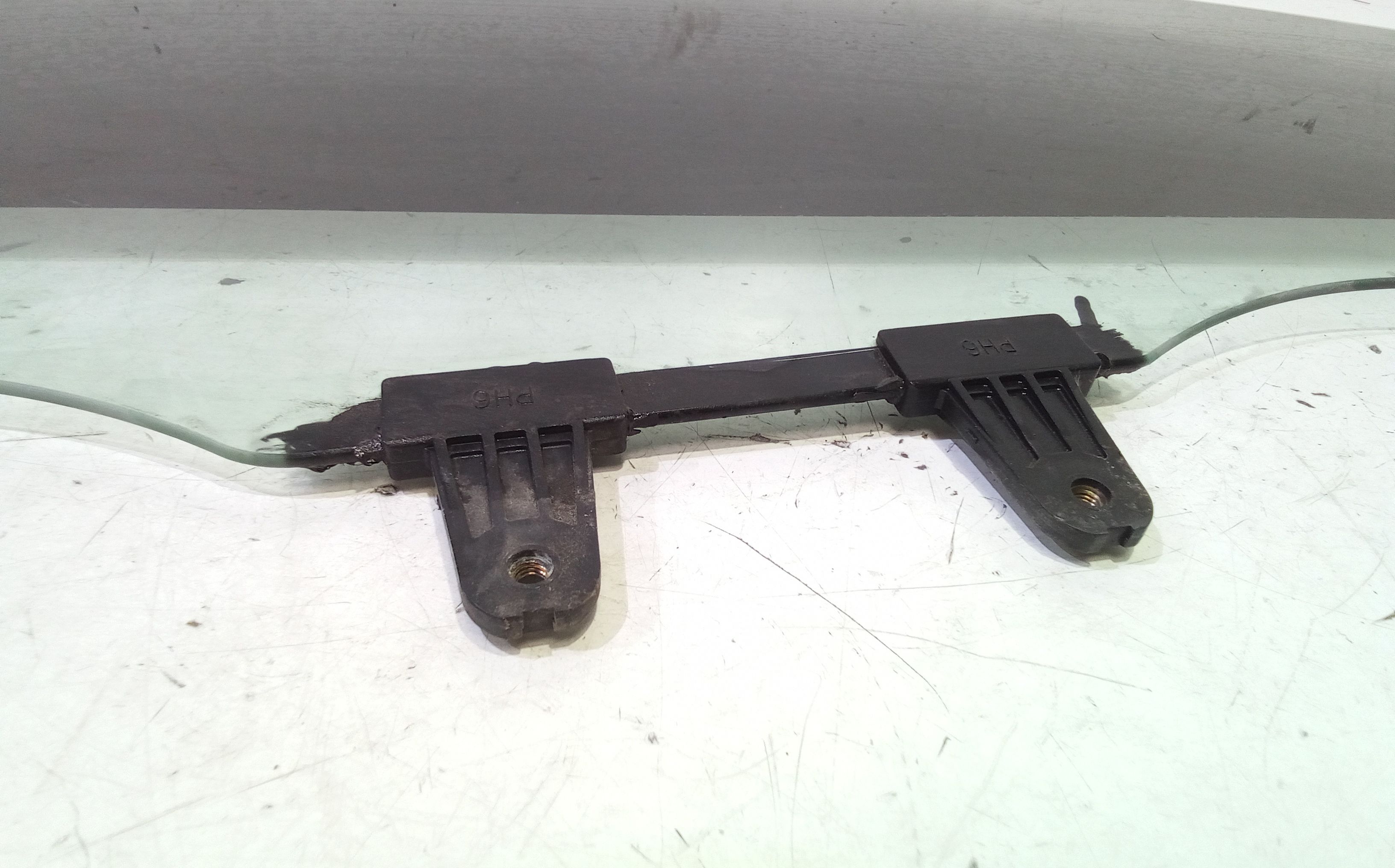 Vetro scendente anteriore destro SUZUKI Grand Vitara 3P