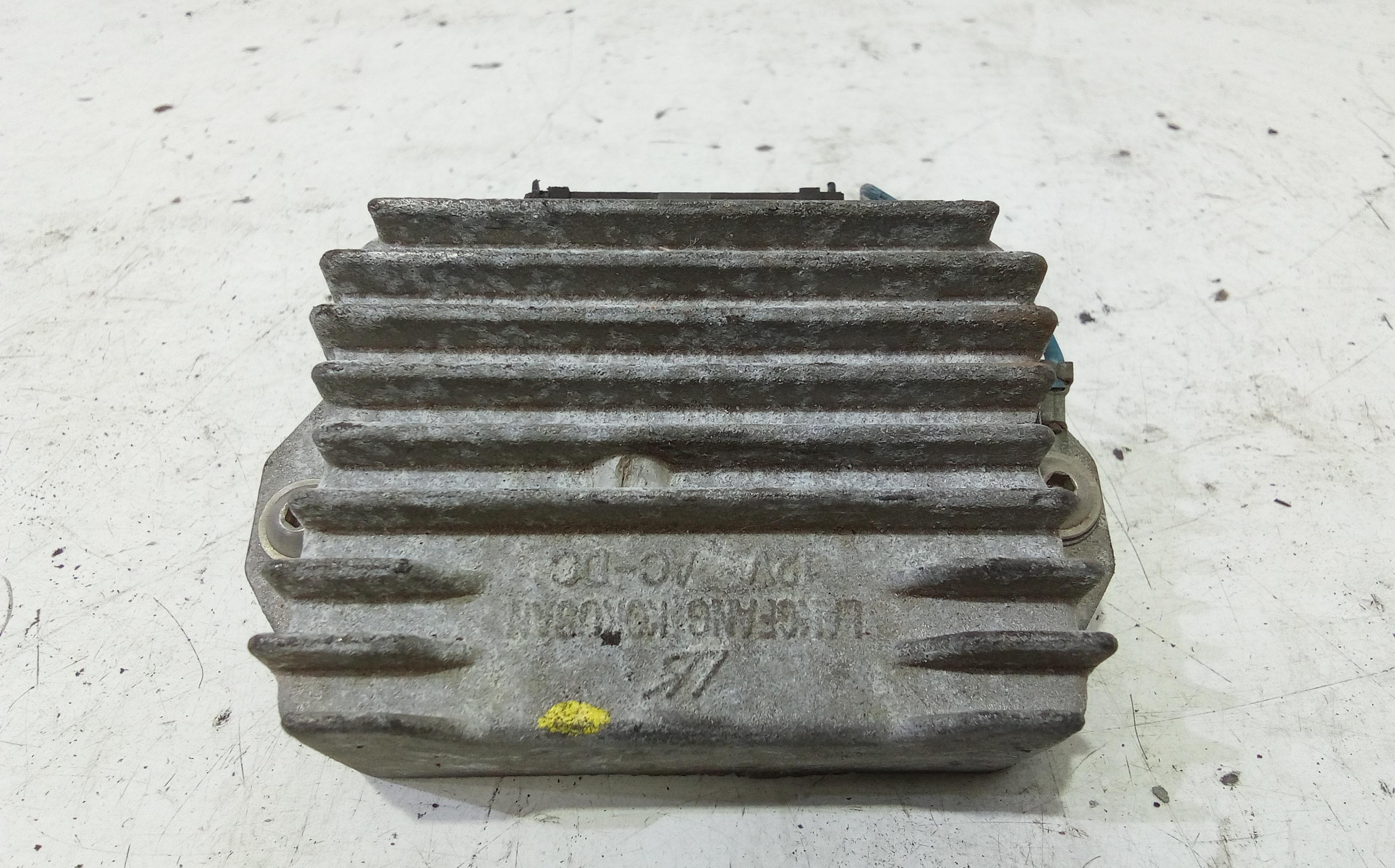Regolatore tensione PIAGGIO Vespa LX 50cc (05>08)