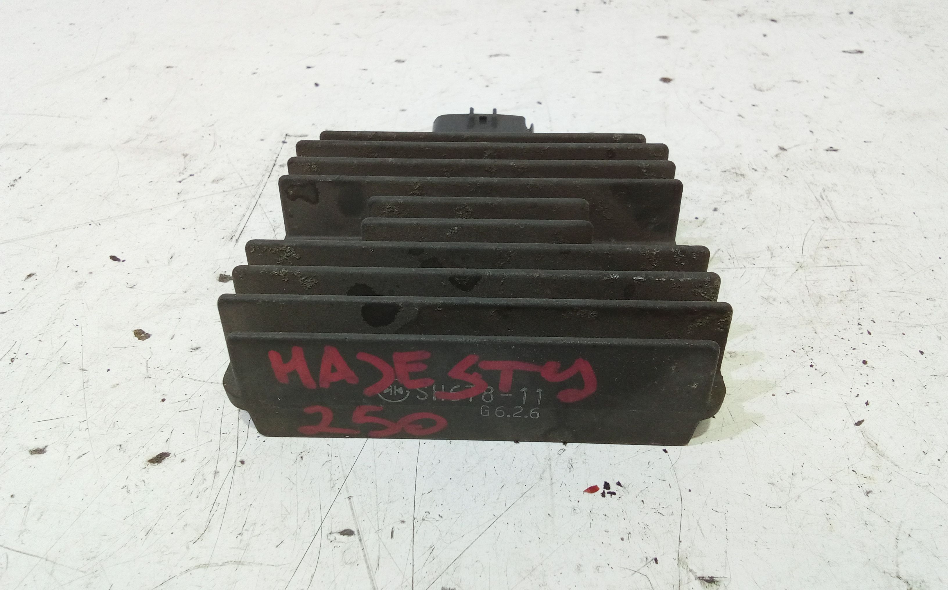 Regolatore tensione Yamaha Majesty 250cc (99>06)