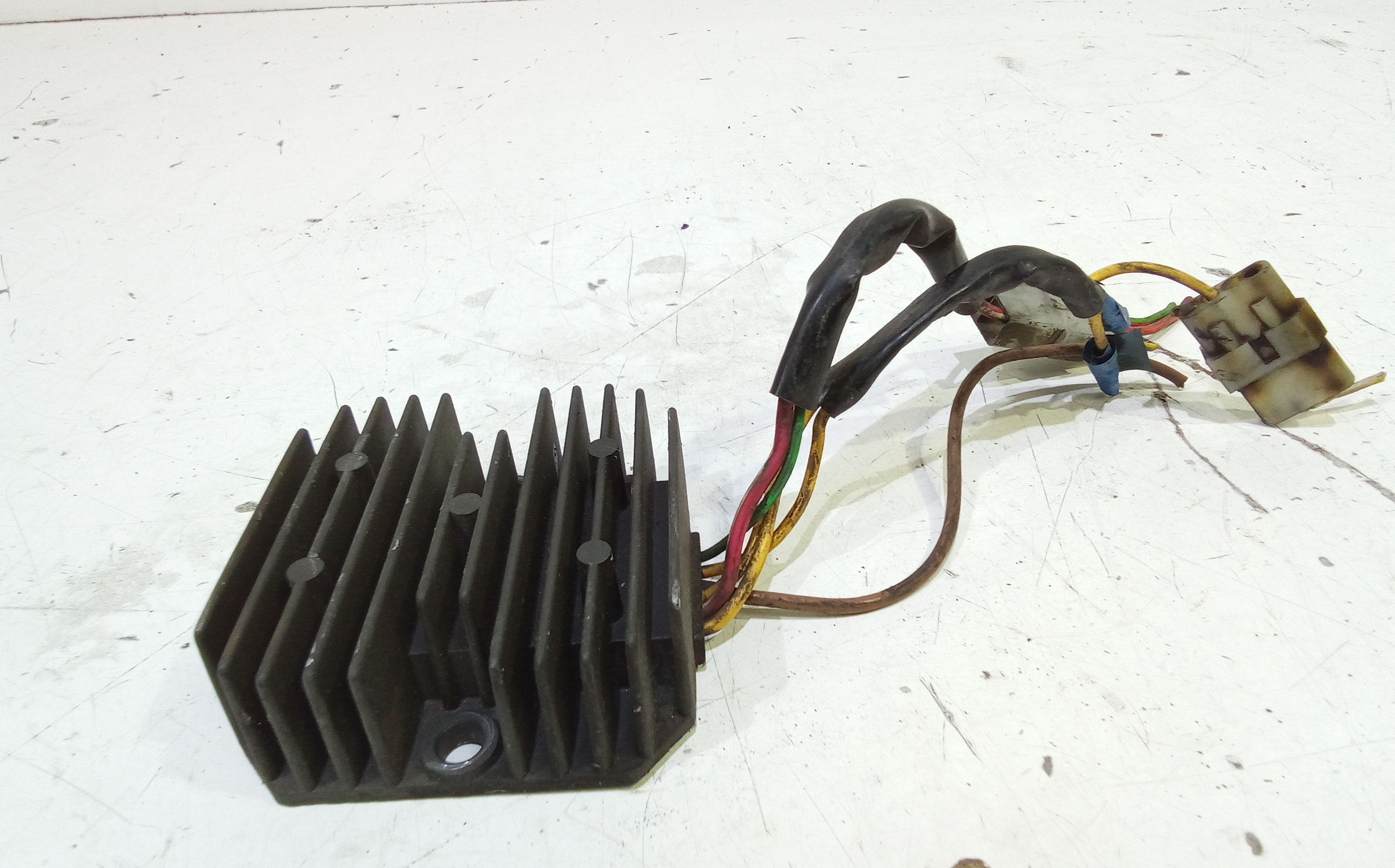 Regolatore tensione Aprilia Leonardo 150cc