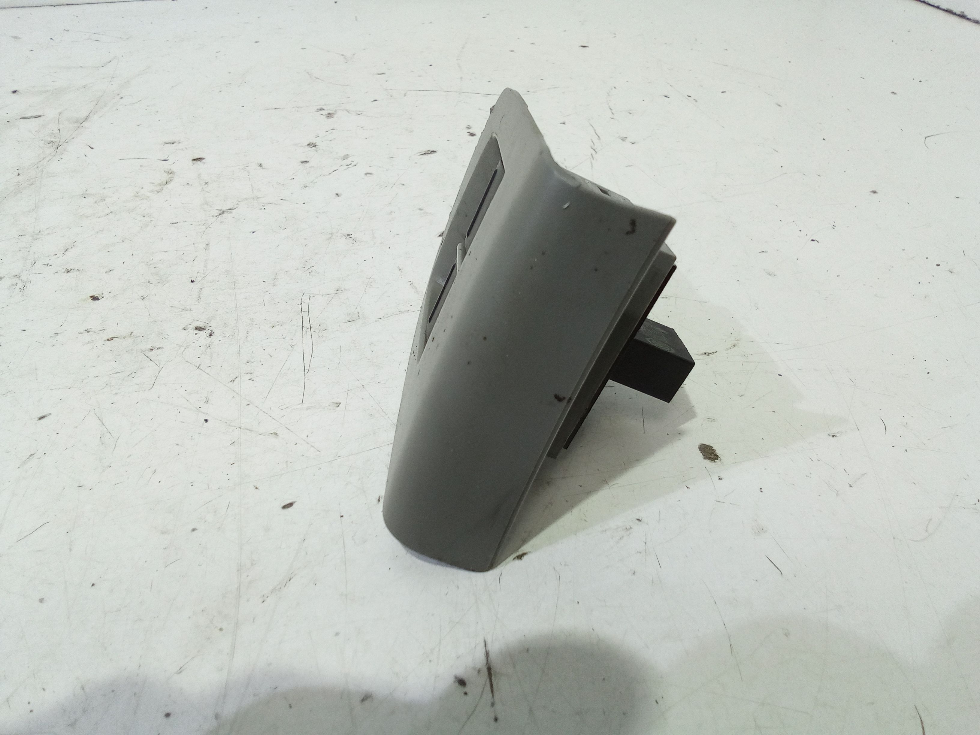 Pulsante apertura portellone posteriore VOLKSWAGEN Touareg 1 Serie