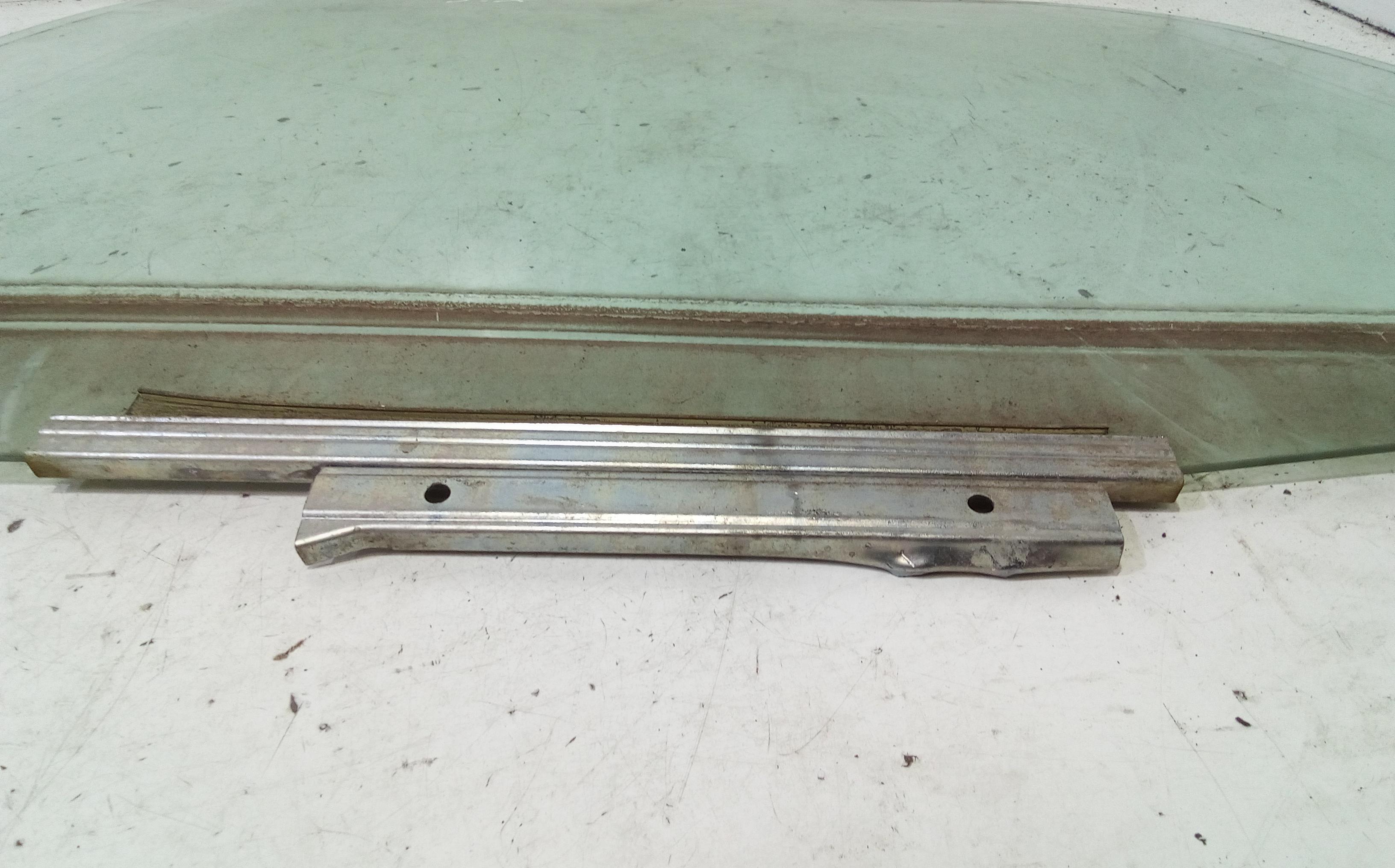 Vetro scendente posteriore Sinistro FIAT Sedici 1 Serie