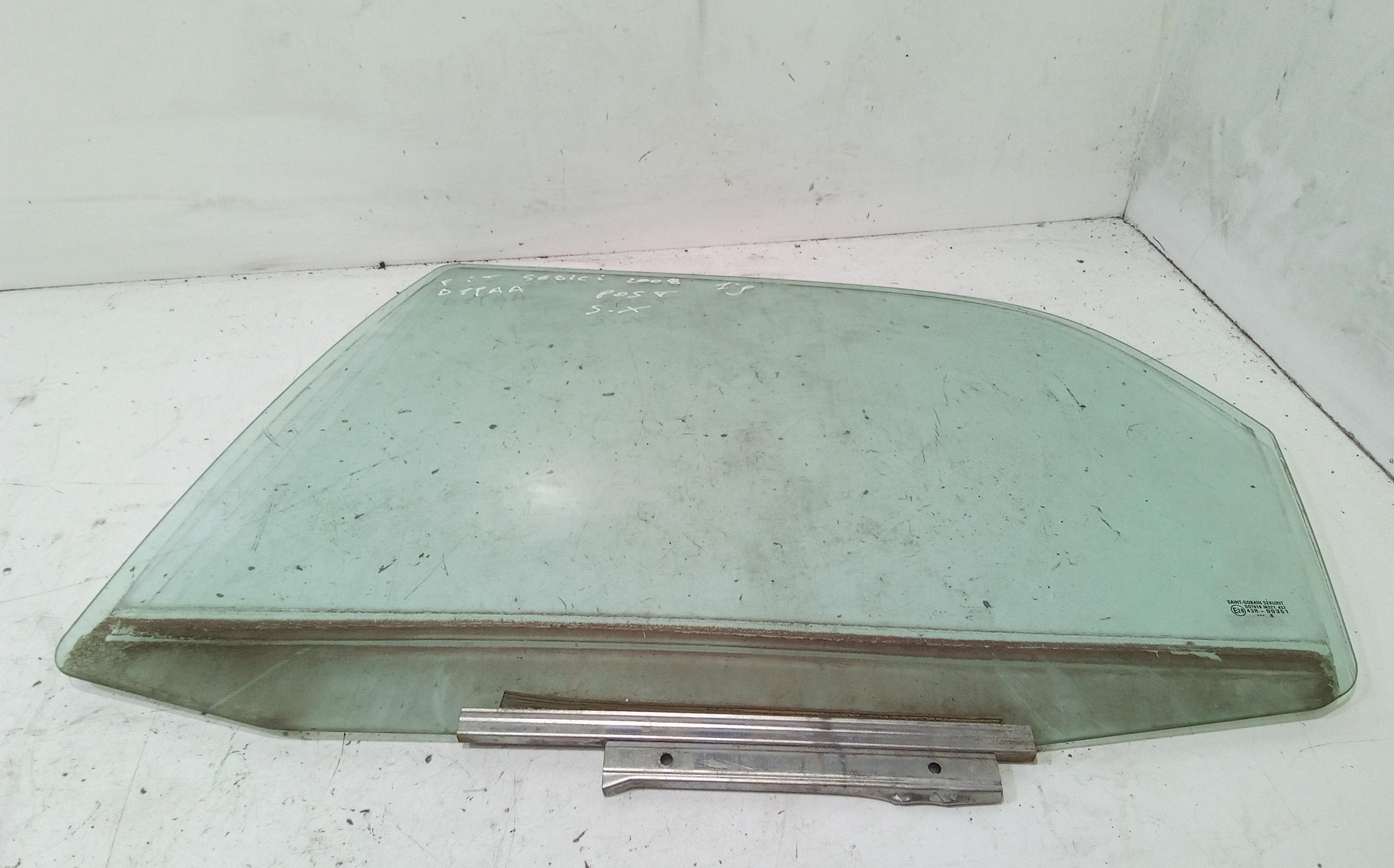 Vetro scendente posteriore Sinistro FIAT Sedici 1 Serie