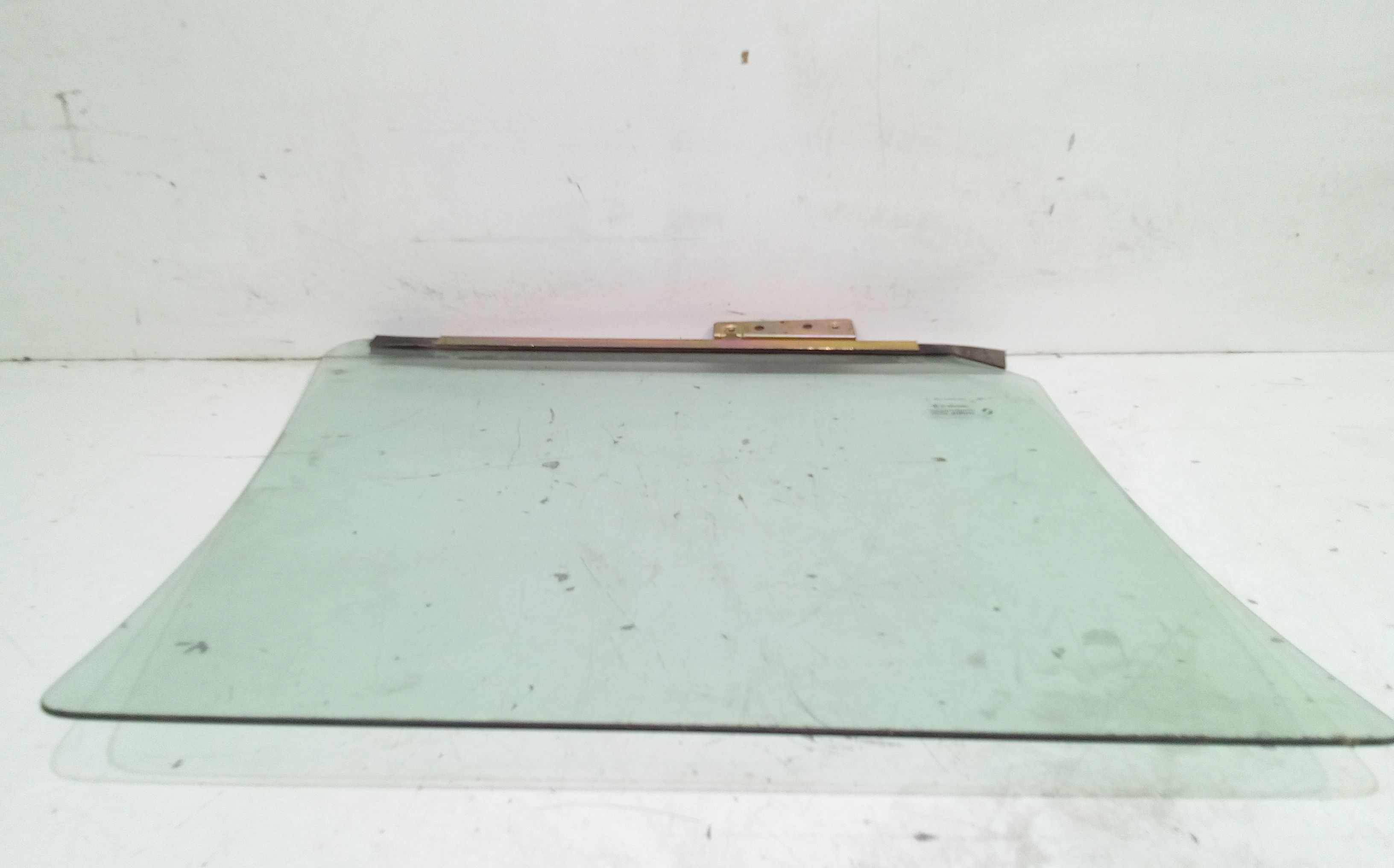 Vetro scendente posteriore Sinistro RENAULT Clio Serie (90>93)