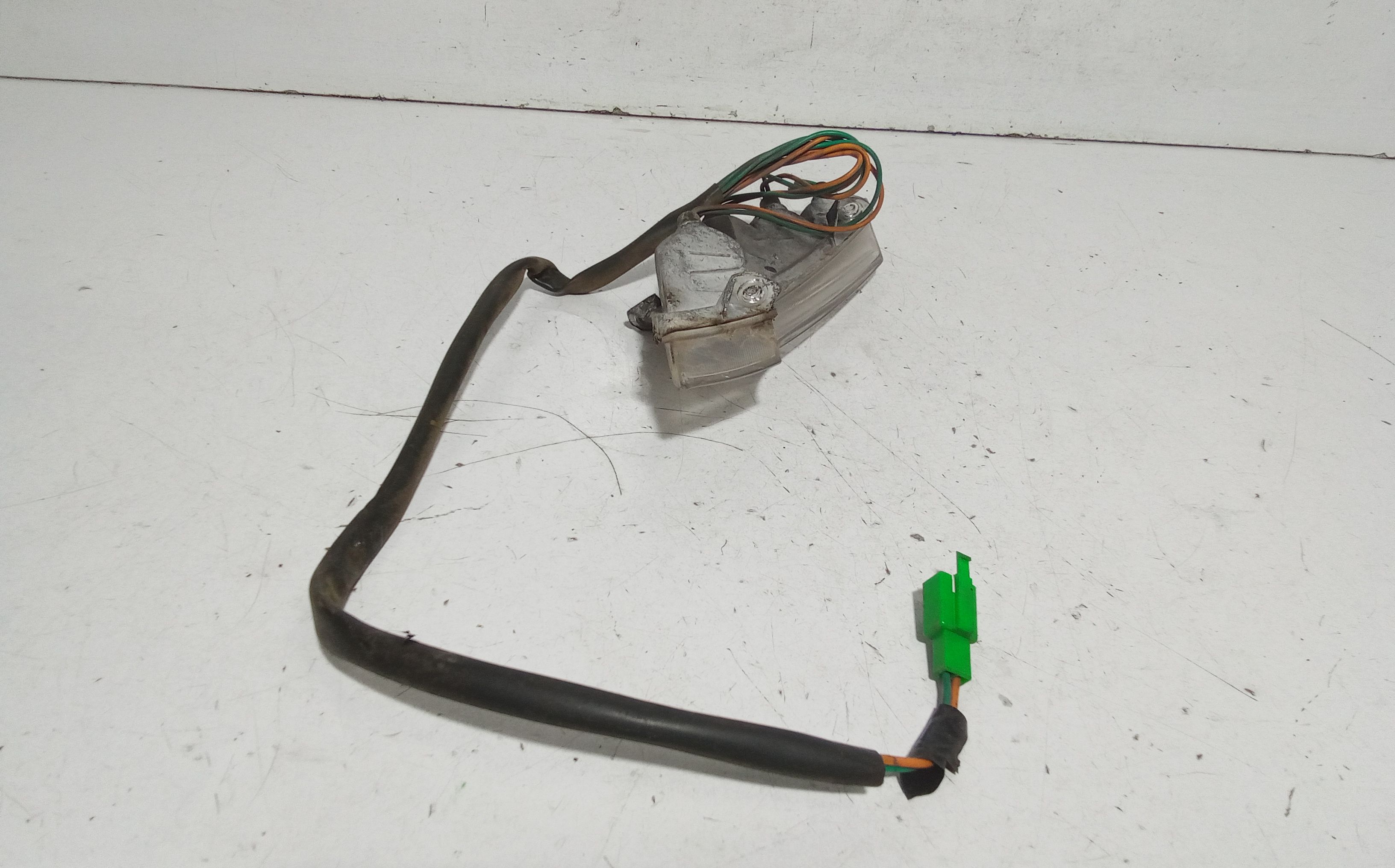 Freccia ant SX PEUGEOT Tweet 125cc