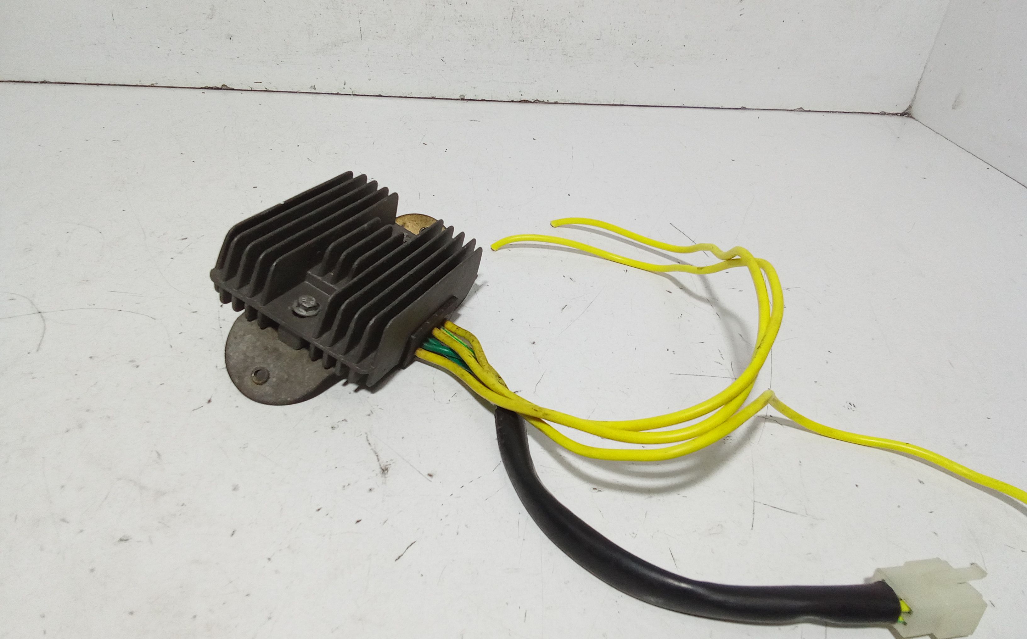 Regolatore di tensione PIAGGIO Beverly 500cc (02>06)