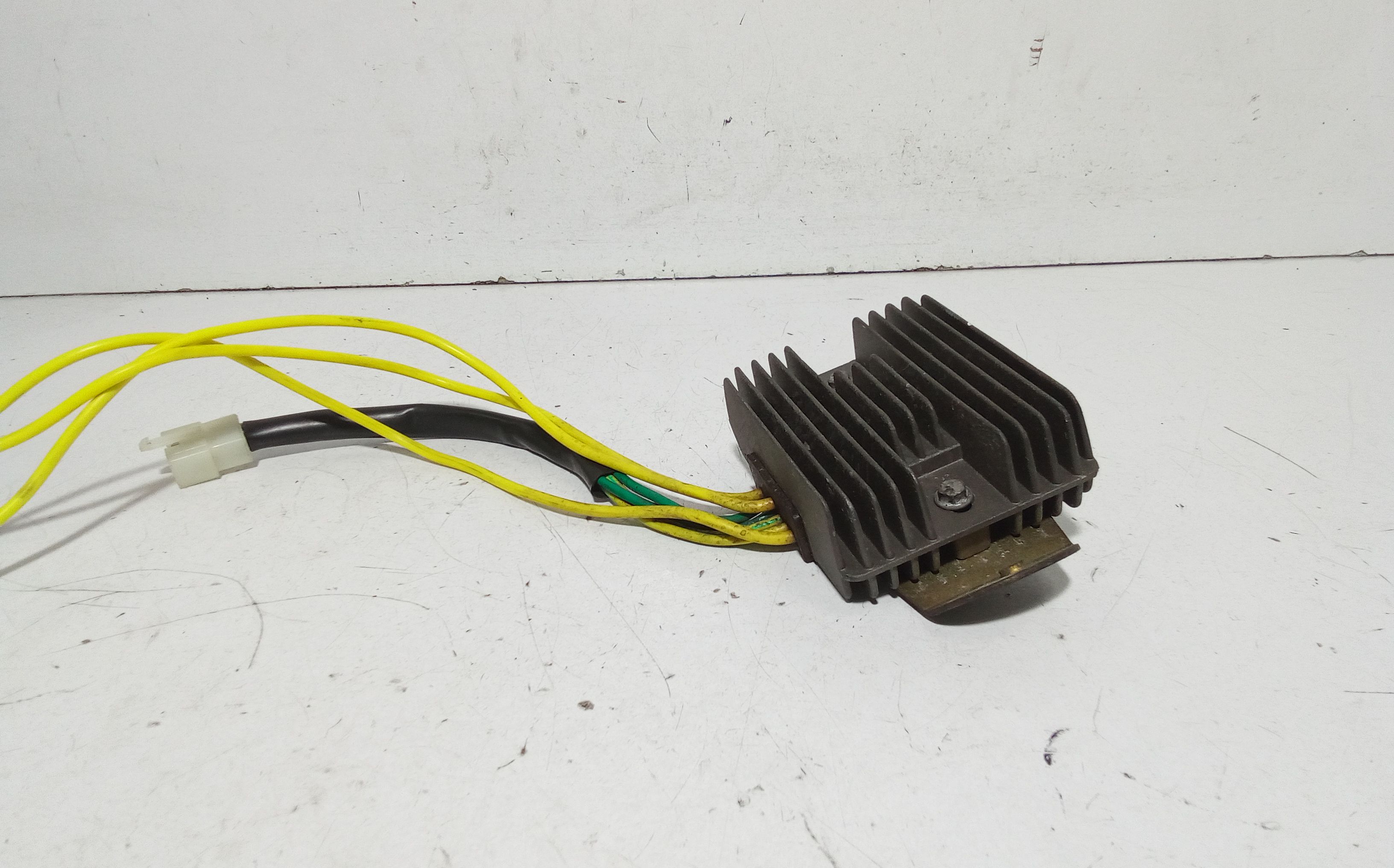 Regolatore di tensione PIAGGIO Beverly 500cc (02>06)