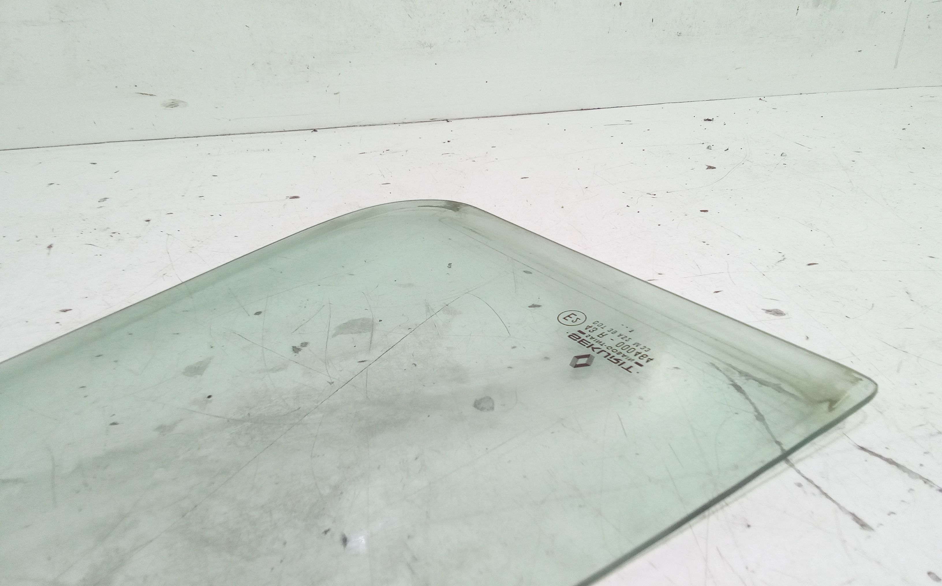 Vetro fisso posteriore DX passeggero RENAULT Clio Serie (90>93)