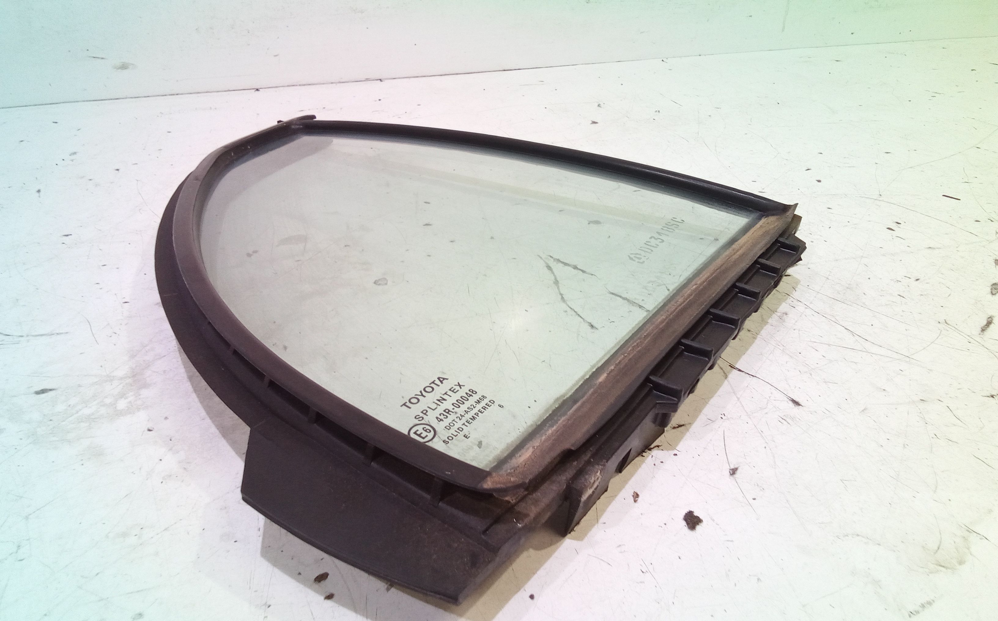 Vetro fisso posteriore DX passeggero TOYOTA Yaris Serie (05>08)