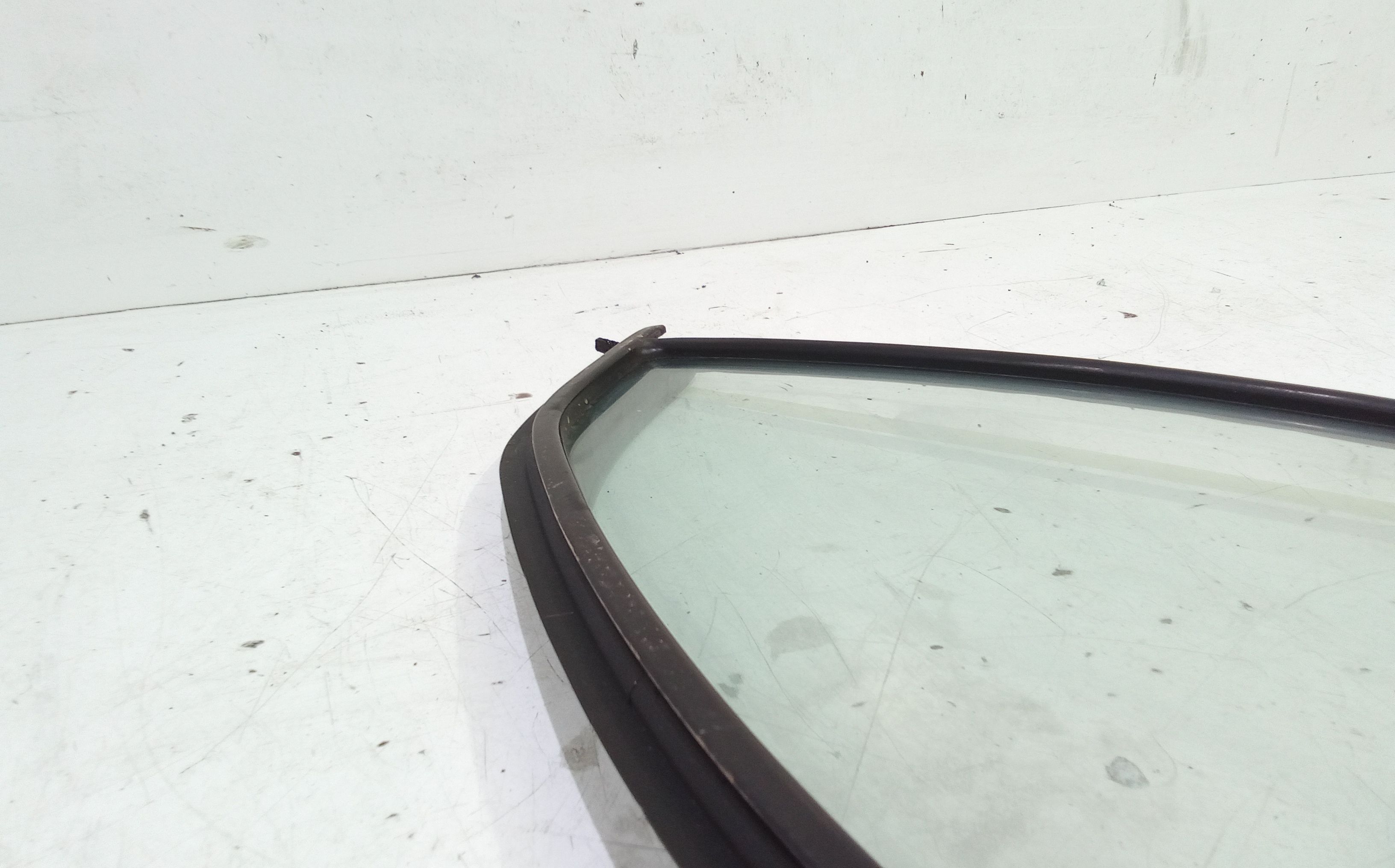 Vetro fisso posteriore DX passeggero TOYOTA Yaris Serie (05>08)