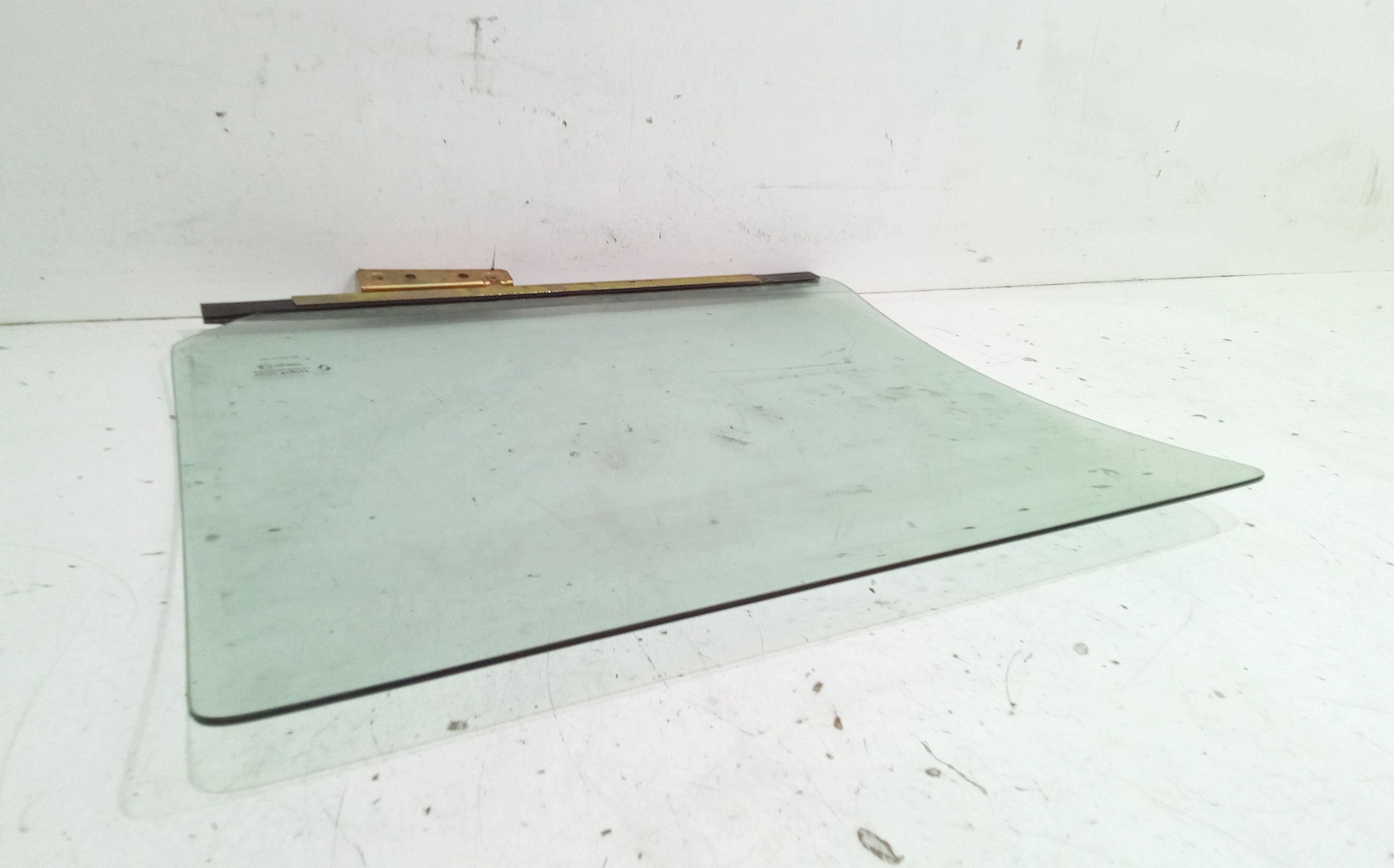 Vetro scendente posteriore destro RENAULT Clio Serie (90>93)