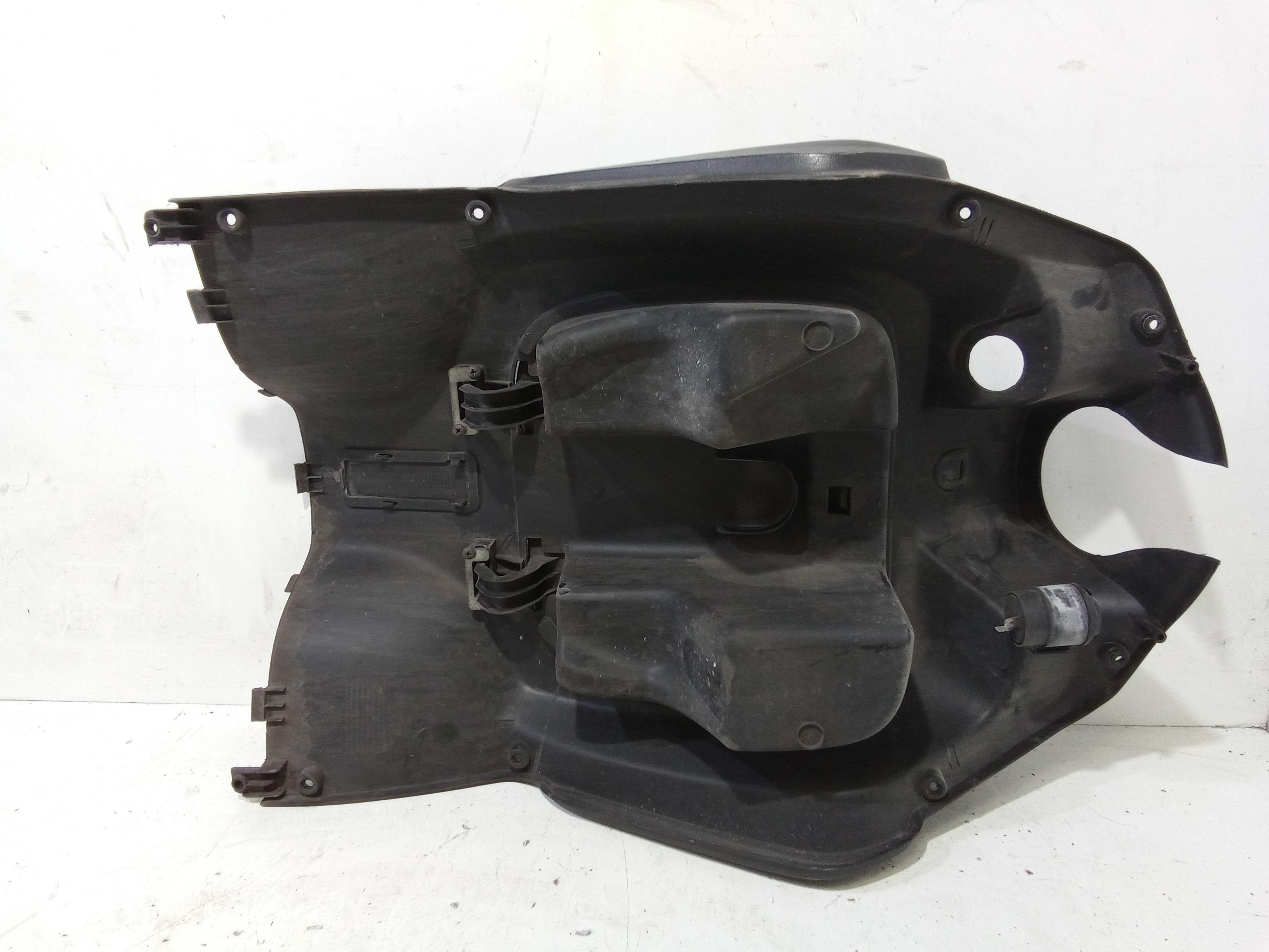 Retroscudo PEUGEOT Tweet 125cc