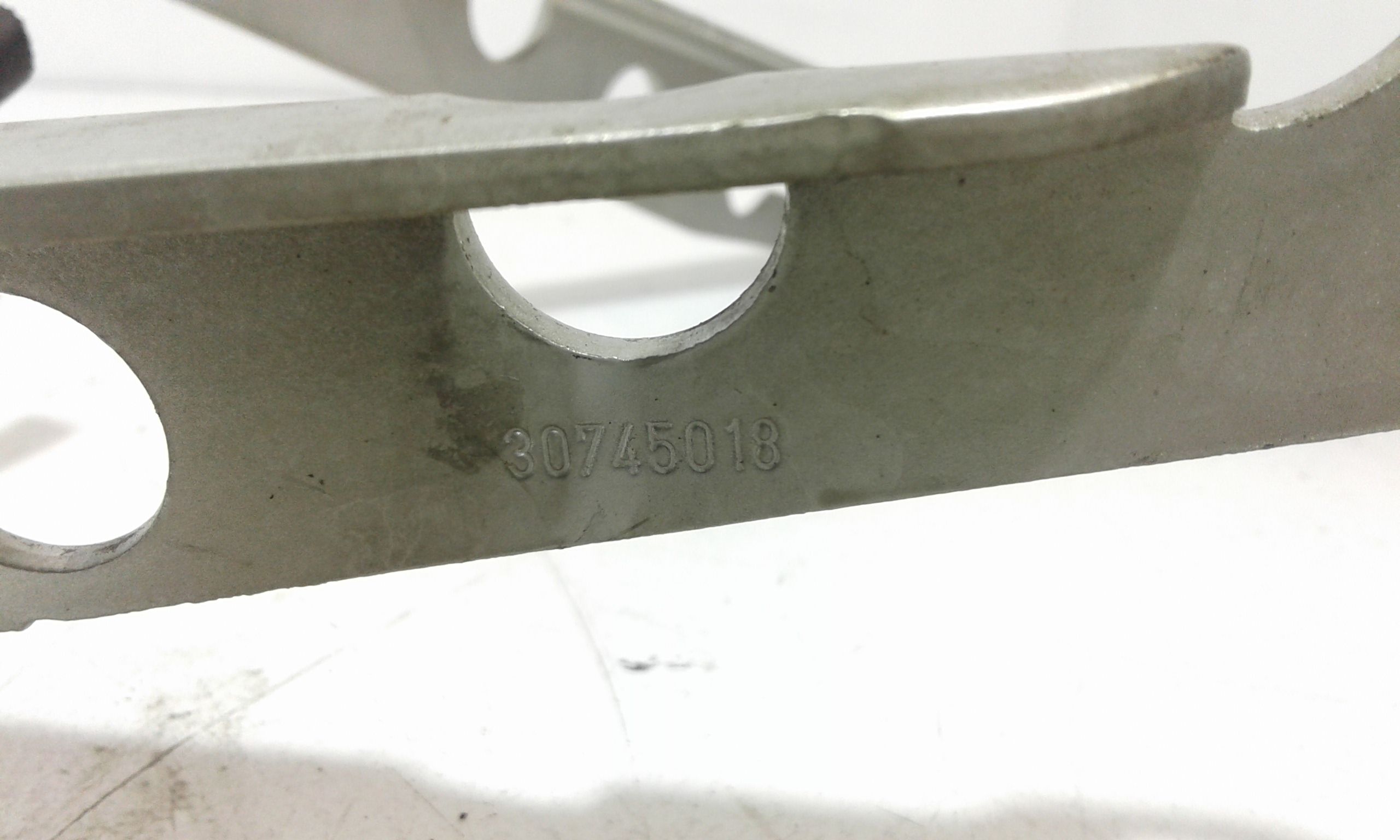 Cerniere cofano anteriore dx e sx VOLVO V70 2 Serie