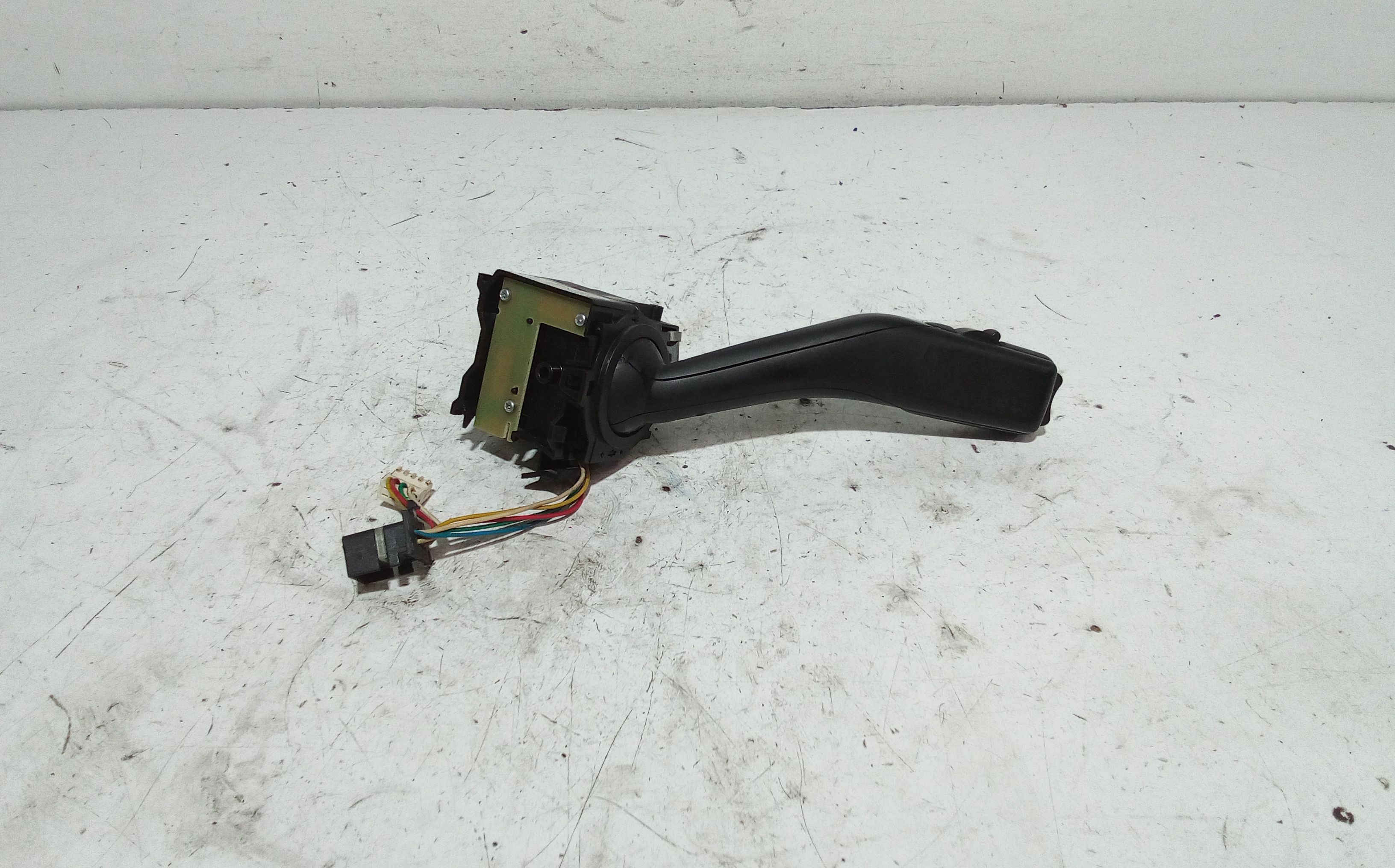 Devioluci sinistro VOLKSWAGEN Golf 5 Berlina (03>08)