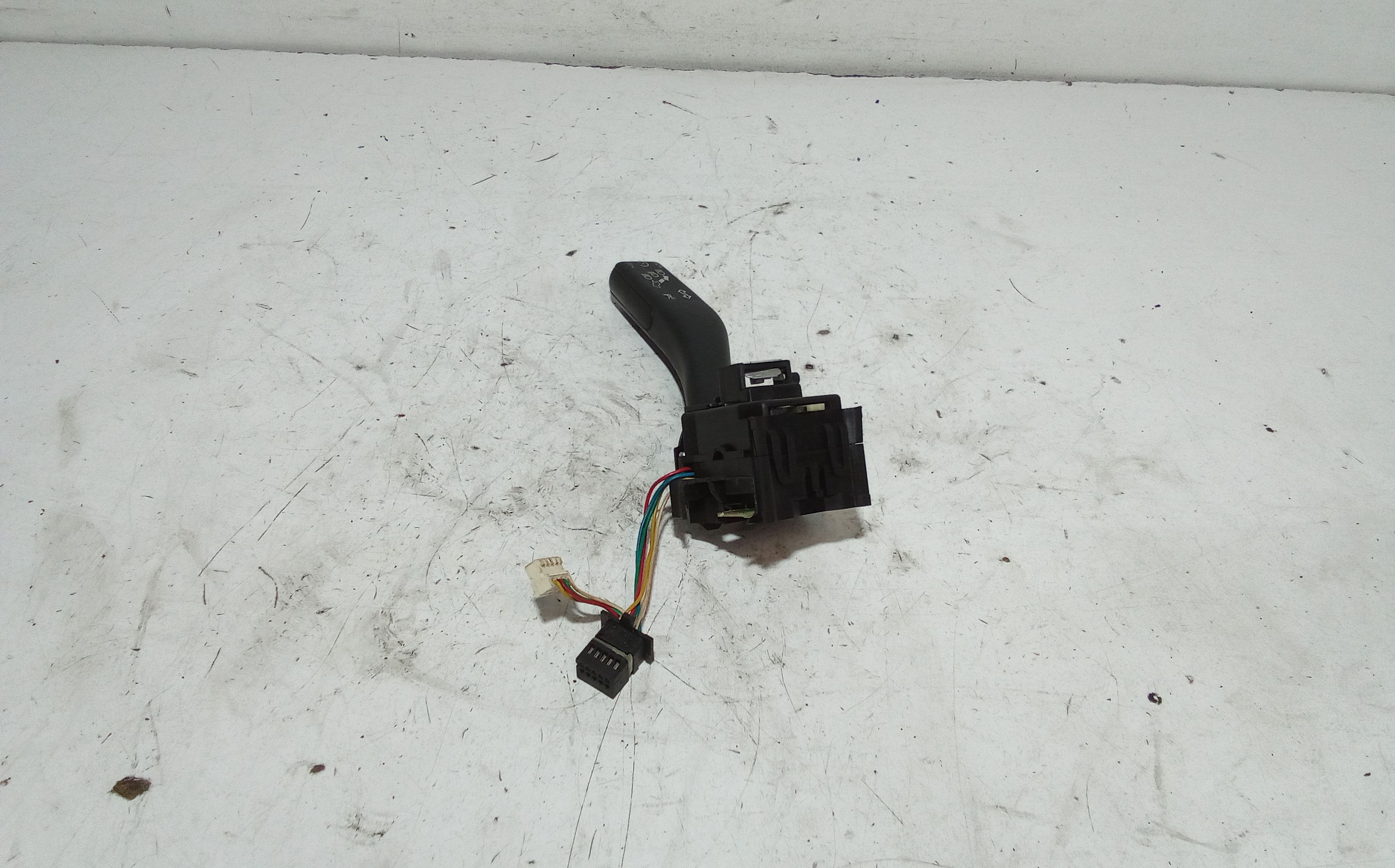 Devioluci sinistro VOLKSWAGEN Golf 5 Berlina (03>08)