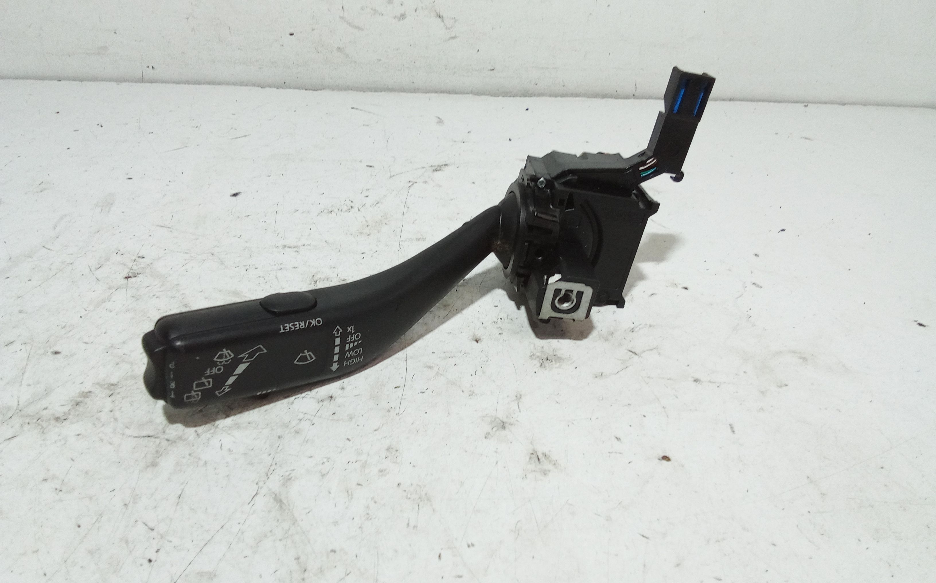 Devioluci destro VOLKSWAGEN Golf 5 Berlina (03>08)