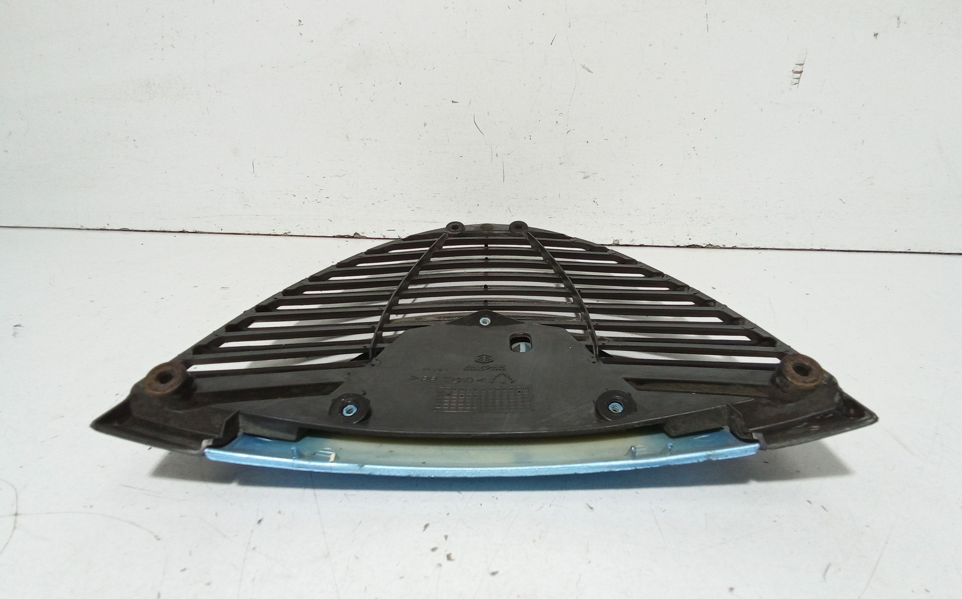 Mascherina griglia scudo anteriore PIAGGIO Carnaby 125cc (07>11)