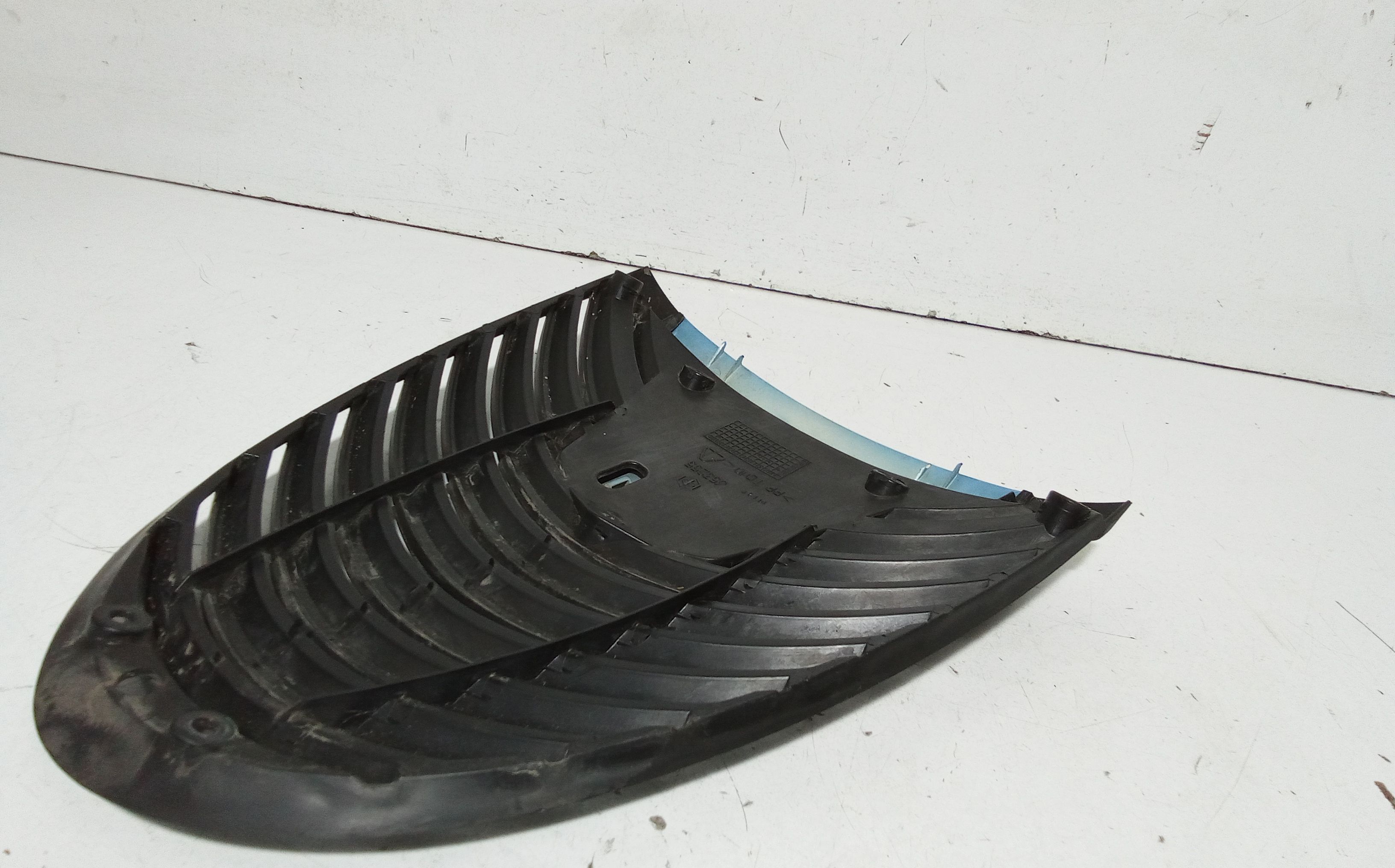 Mascherina griglia scudo anteriore PIAGGIO Carnaby 125cc (07>11)