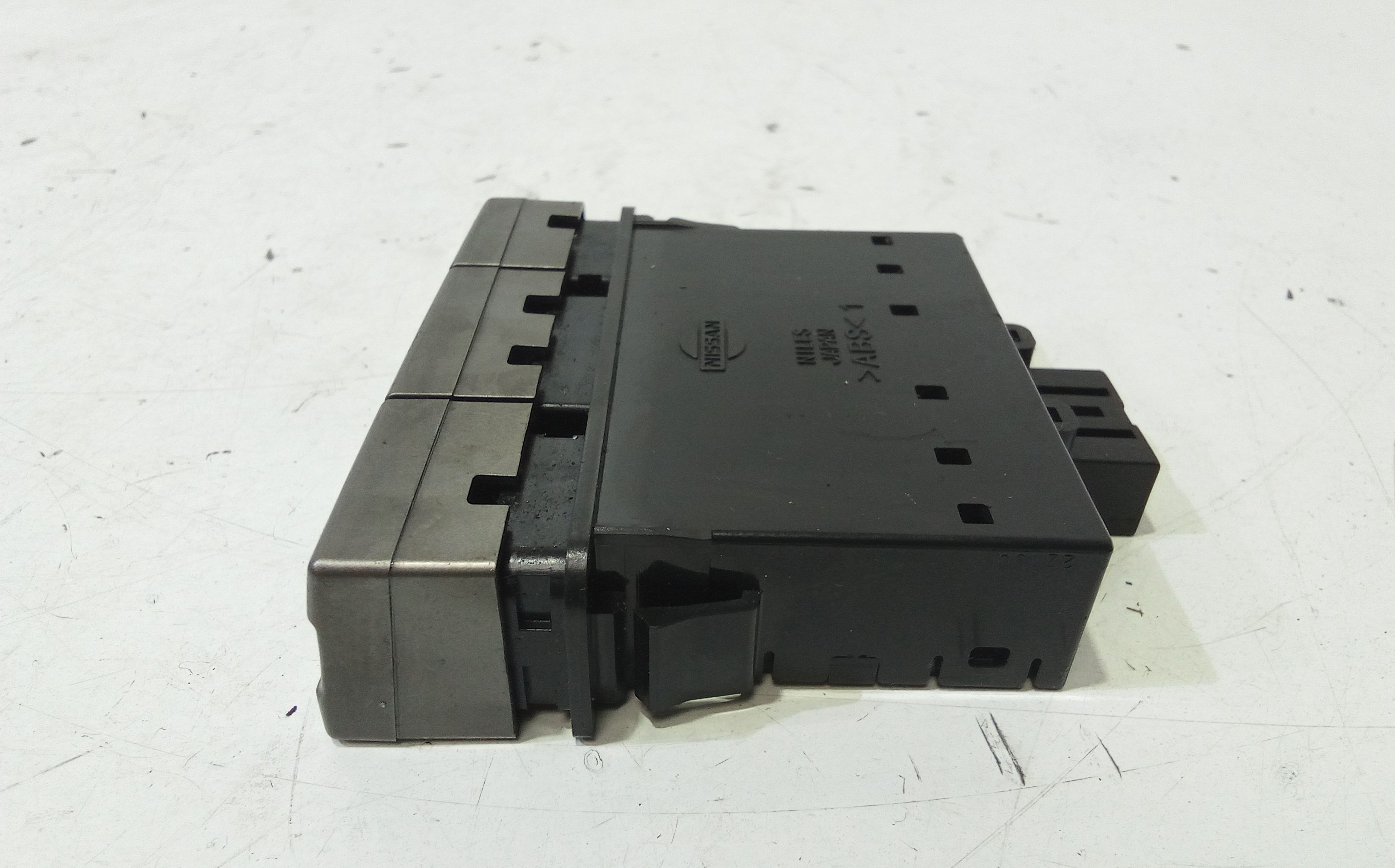 Interruttore chiusura automatica porte NISSAN X-Trail 1 Serie