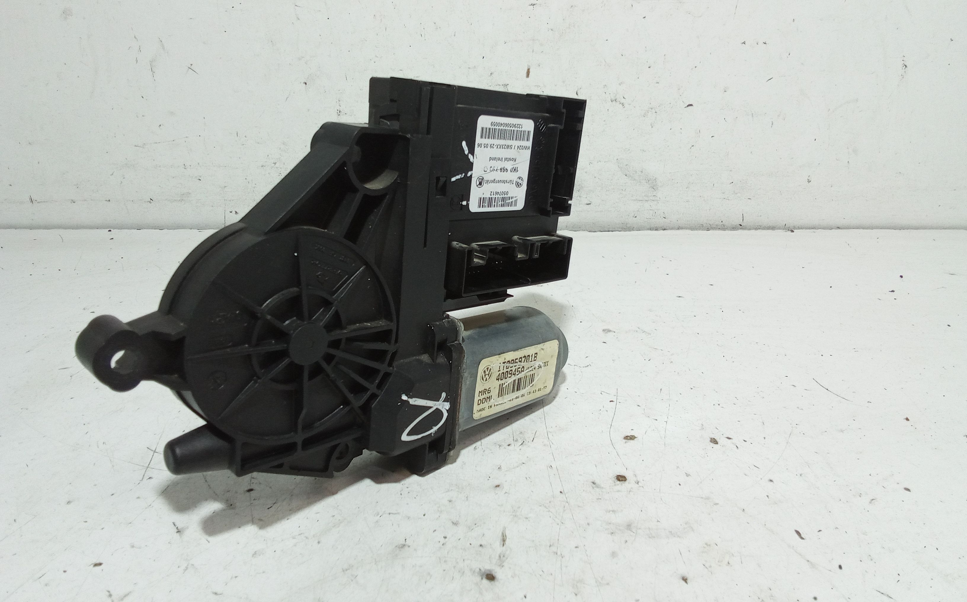 Motorino Alzavetro anteriore Sinistro VOLKSWAGEN Touran 1 Serie