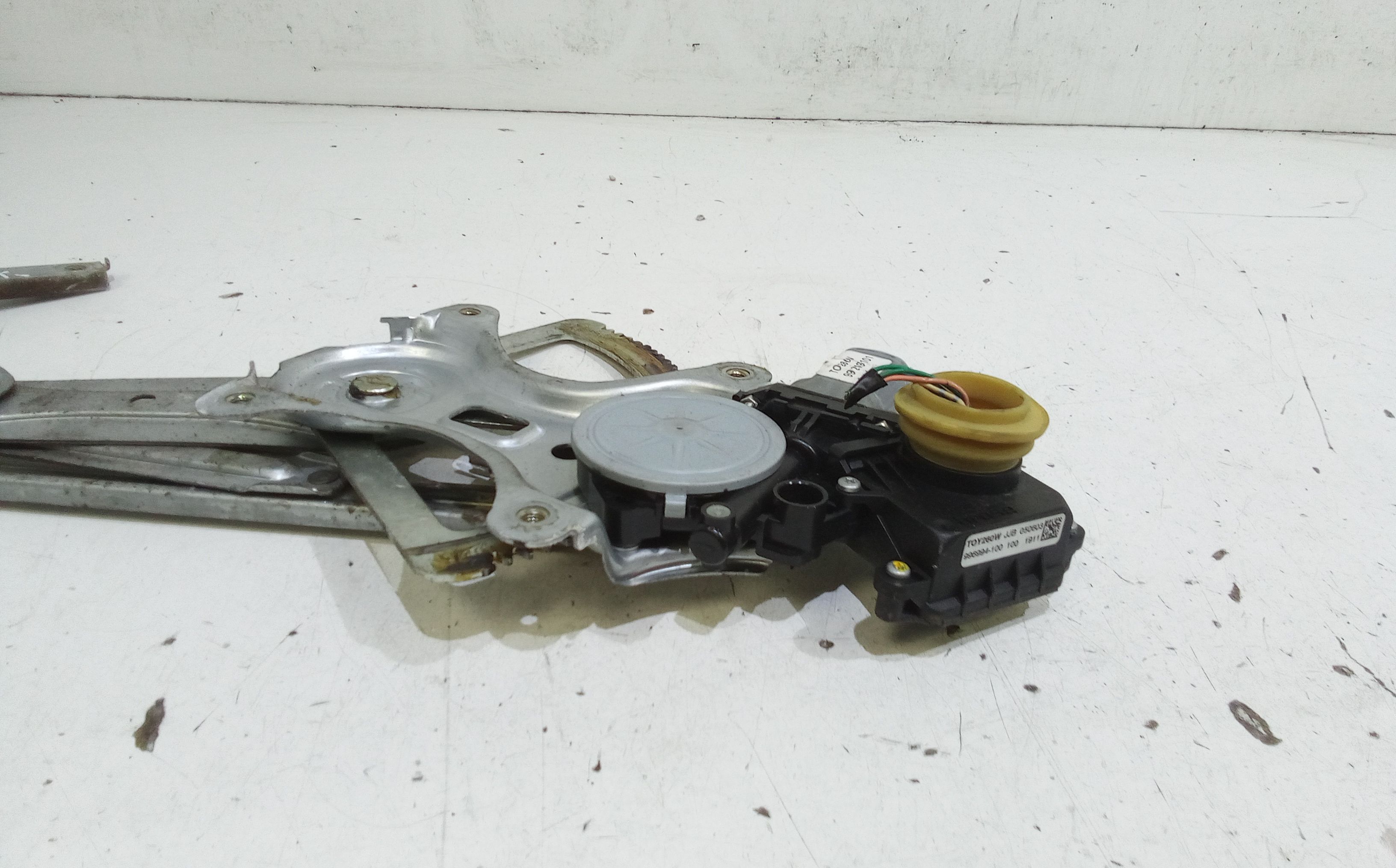 Cremagliera anteriore sinistra Guida TOYOTA Corolla Berlina 4 Serie