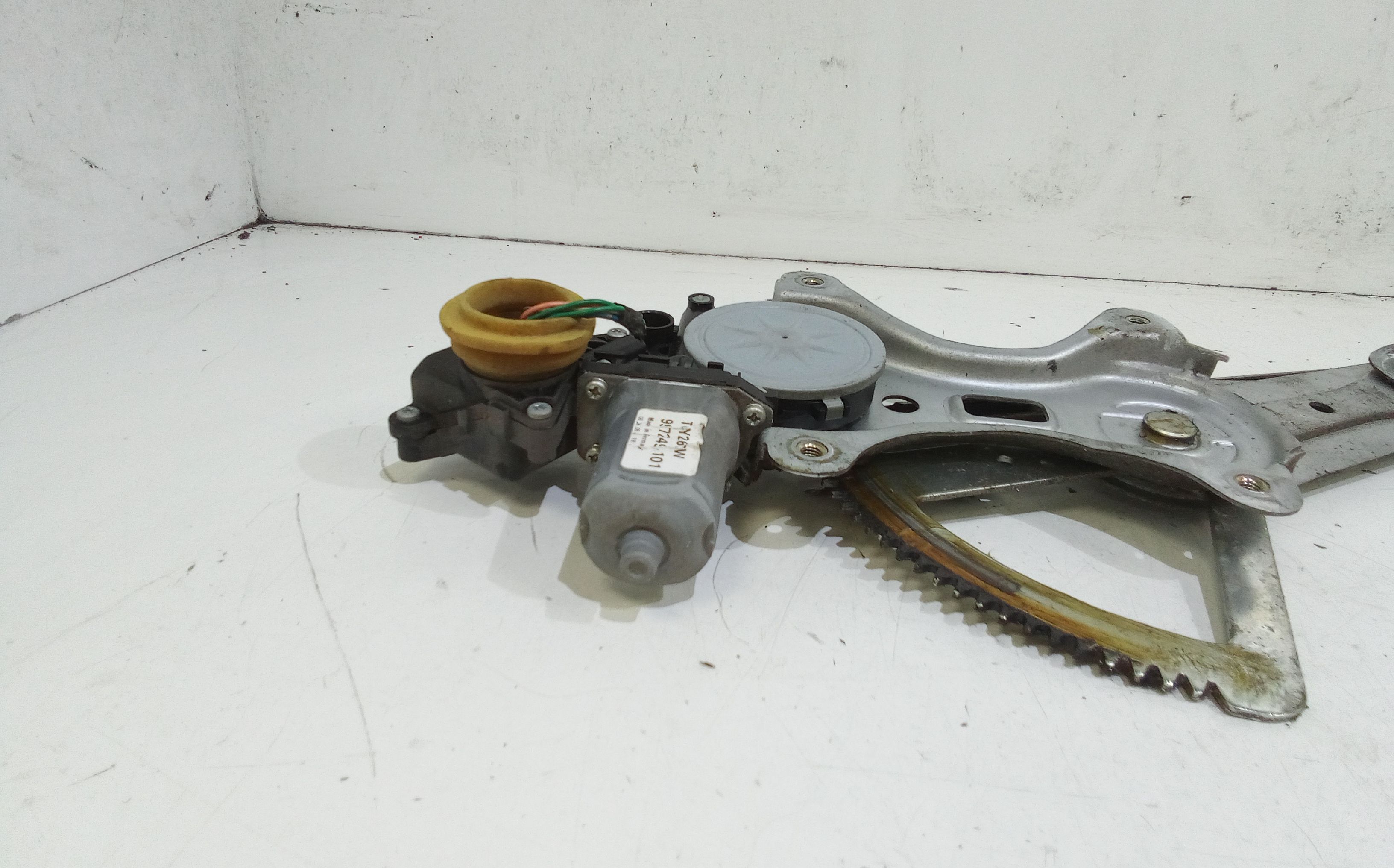 Cremagliera anteriore sinistra Guida TOYOTA Corolla Berlina 4 Serie