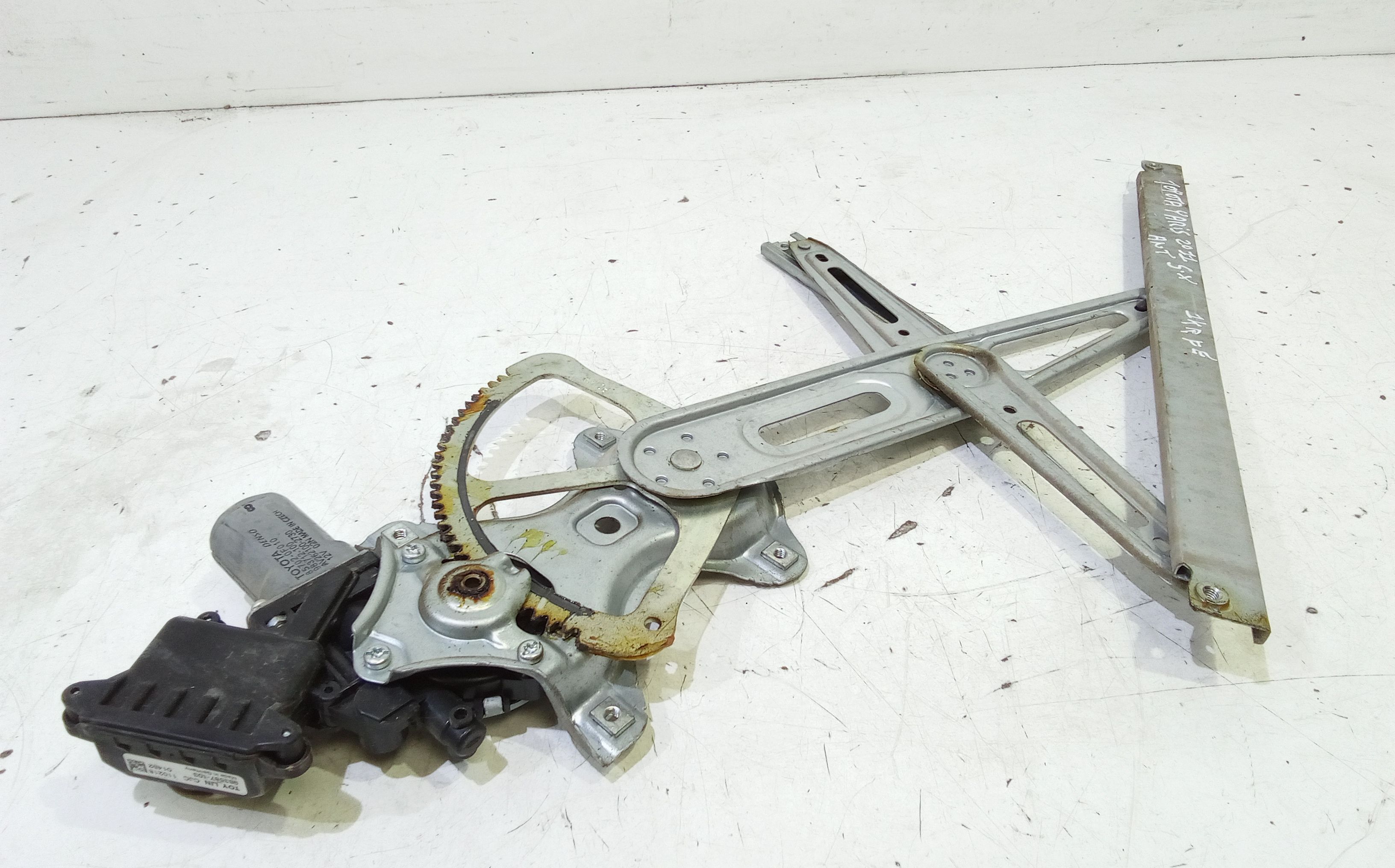 Cremagliera anteriore sinistra Guida TOYOTA Yaris Serie (08>11)