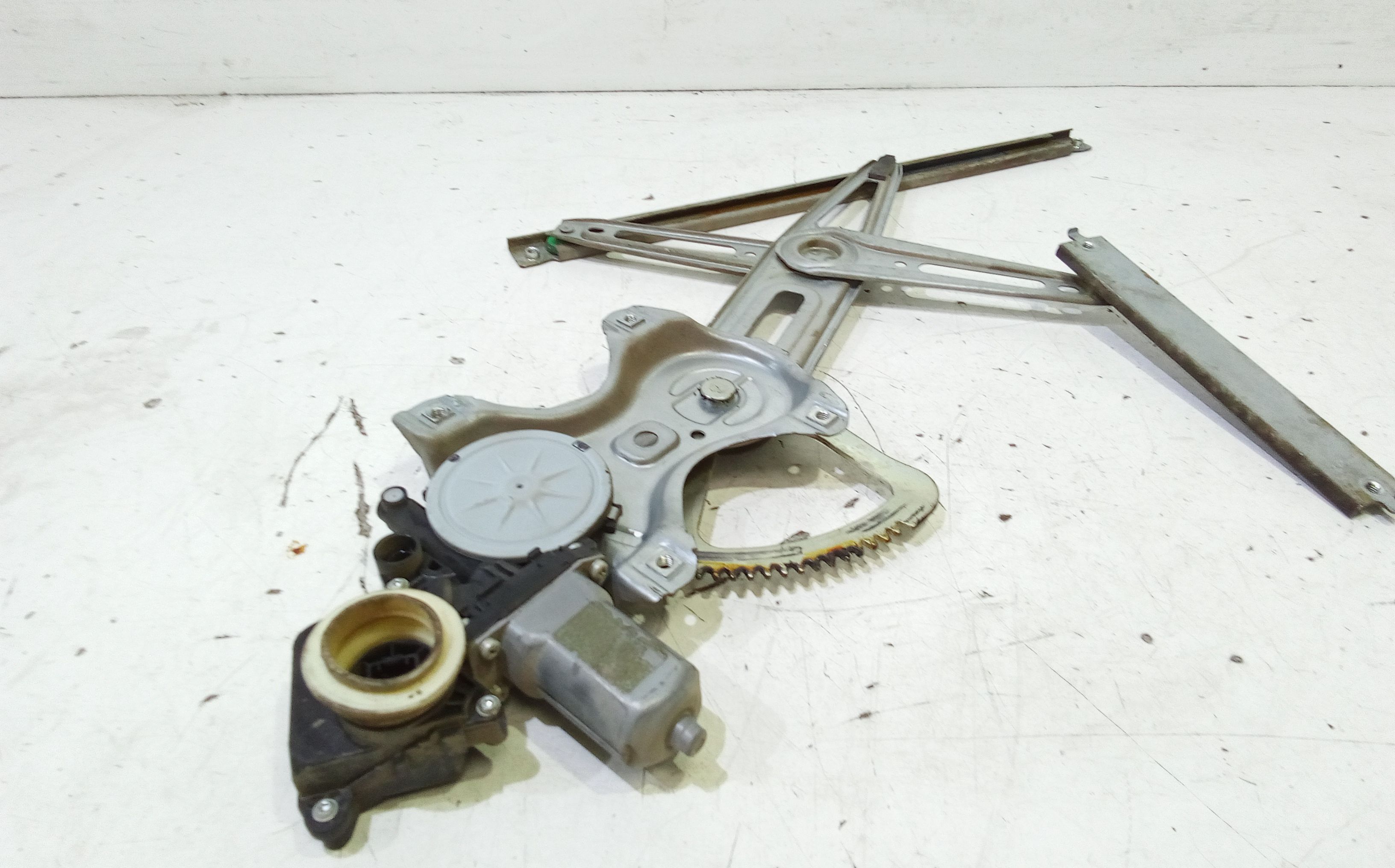 Cremagliera anteriore sinistra Guida TOYOTA Yaris Serie (08>11)