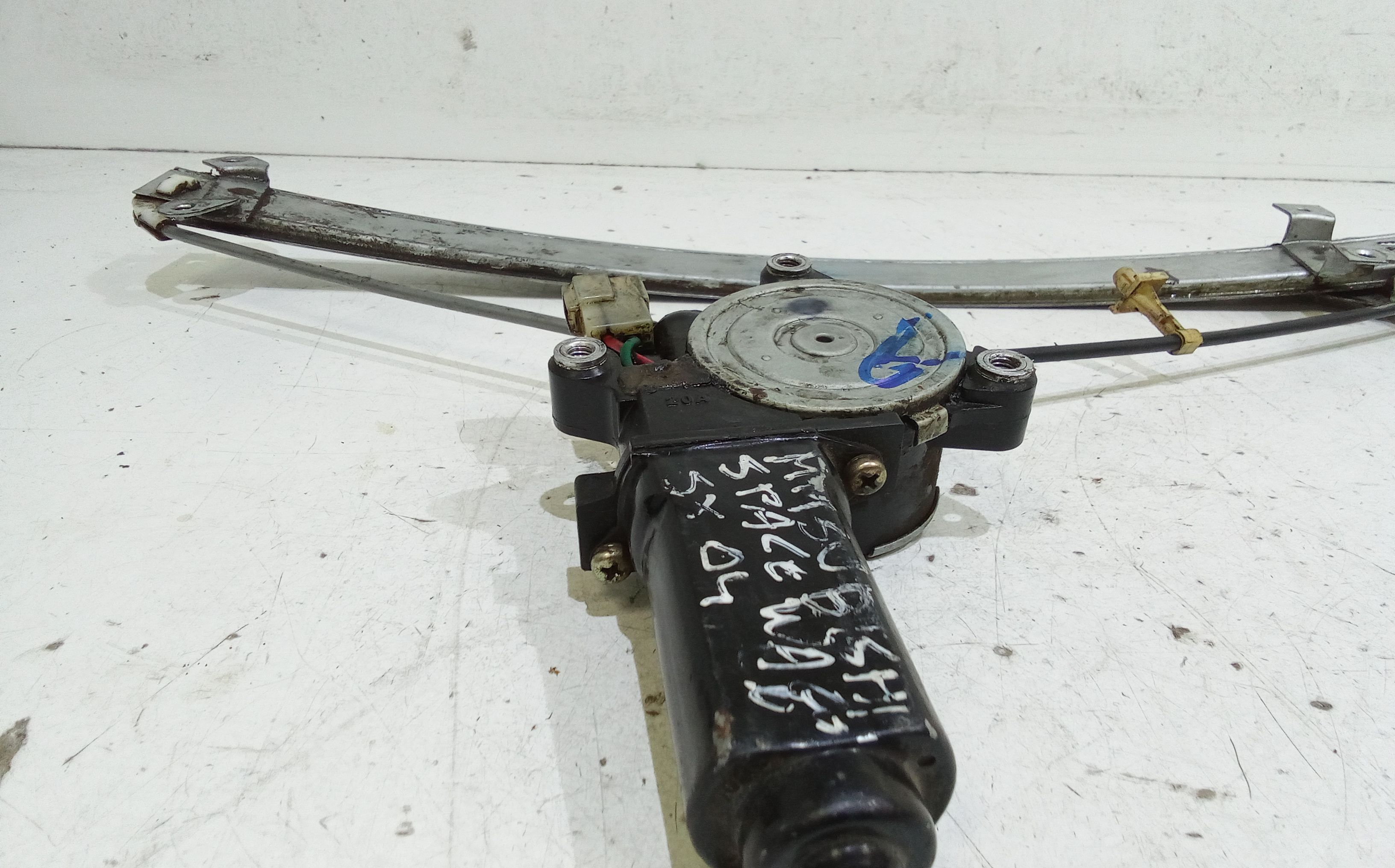 Cremagliera anteriore sinistra Guida MITSUBISHI Space Wagon 3 Serie