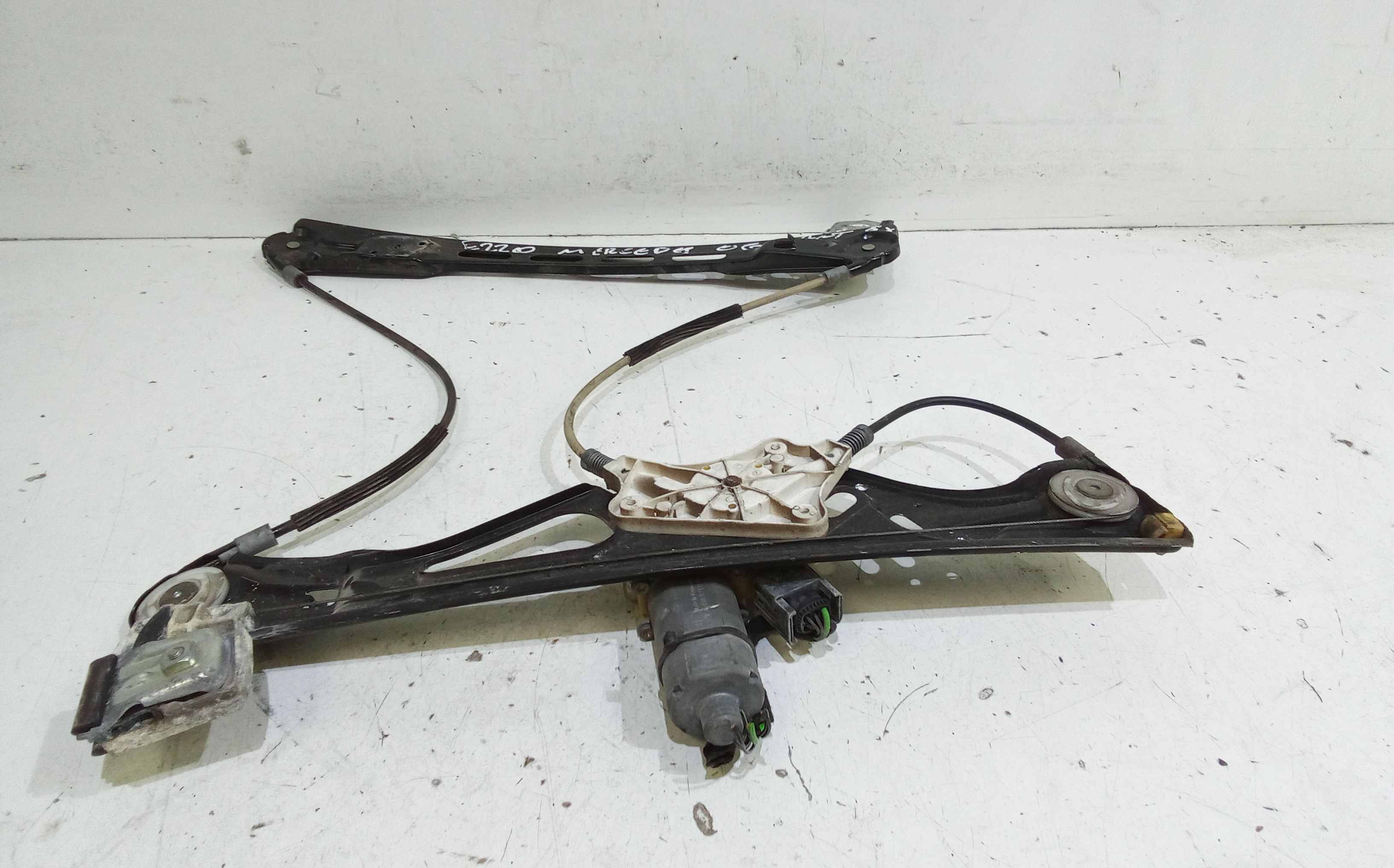 Cremagliera anteriore sinistra Guida MERCEDES Classe E Berlina W211