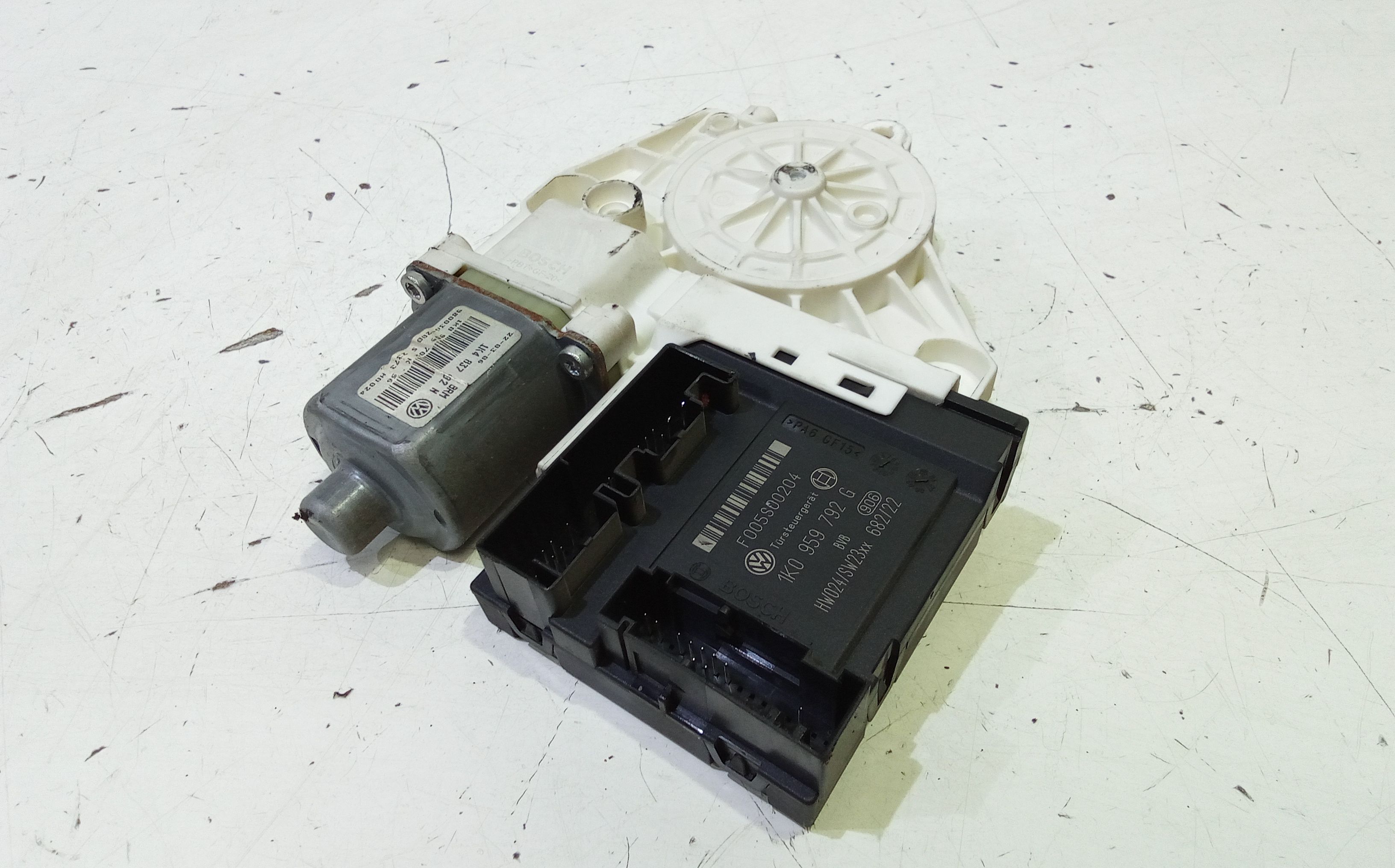 Motorino Alzavetro anteriore destra VOLKSWAGEN Golf 5 Berlina (03>08)