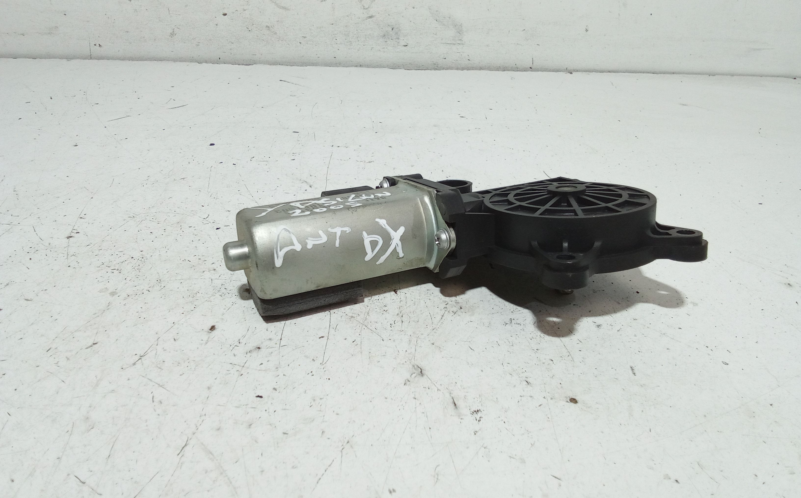 Motorino Alzavetro anteriore destra LANCIA Ypsilon 1 Serie