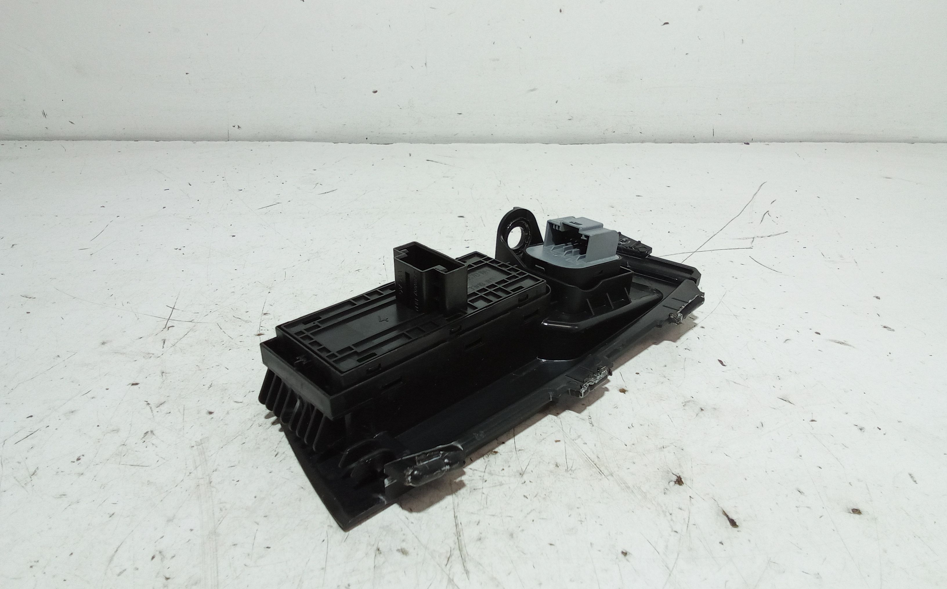 Pulsantiera anteriore sinistra Guida VOLKSWAGEN Tiguan Serie