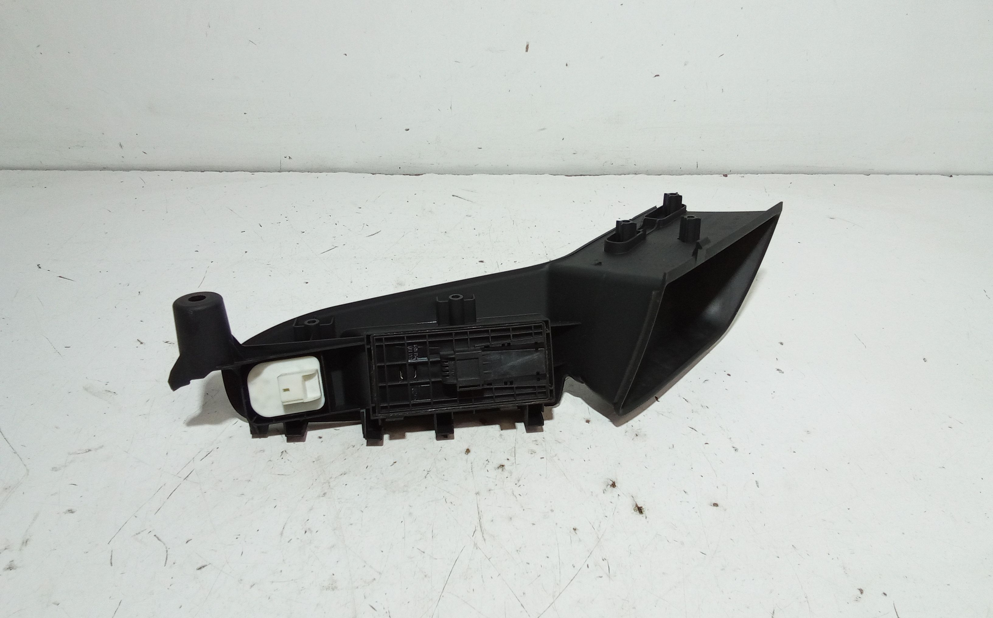 Pulsantiera anteriore sinistra Guida AUDI A4 Avant (8K5) (08>15)