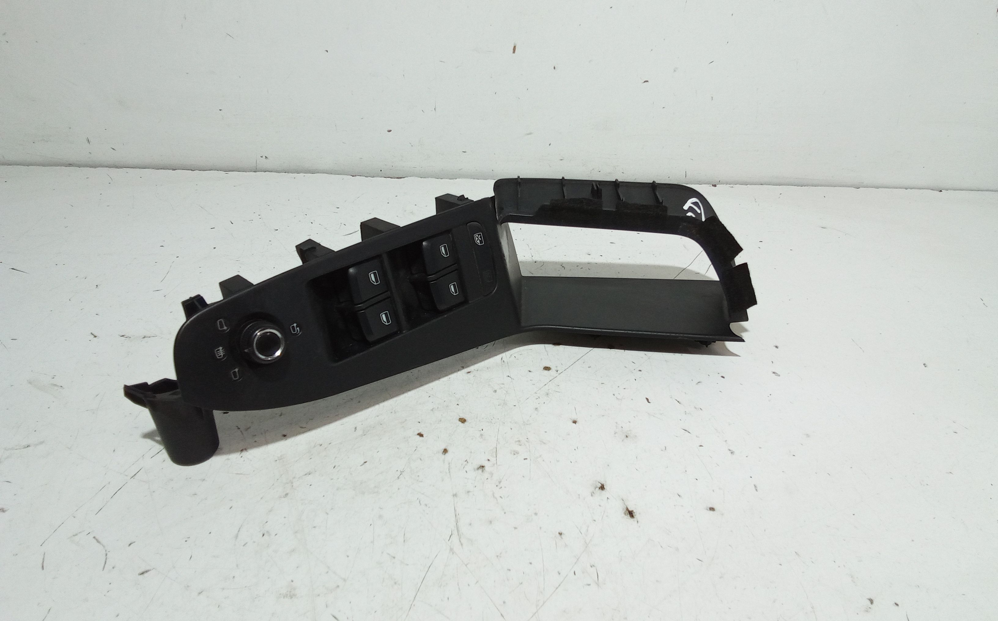 Pulsantiera anteriore sinistra Guida AUDI A4 Avant (8K5) (08>15)