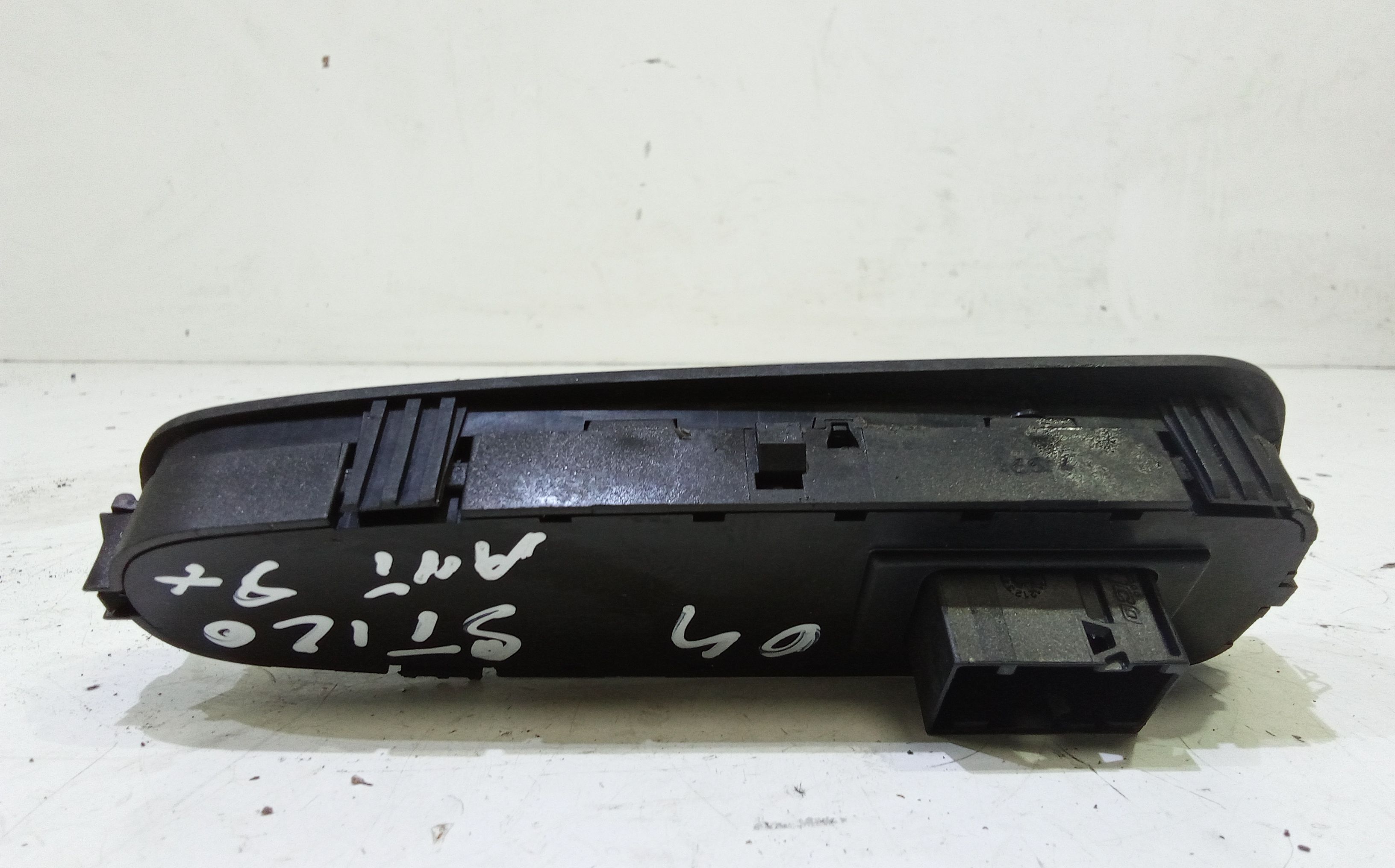 Pulsantiera anteriore sinistra Guida FIAT Stilo Berlina 5P