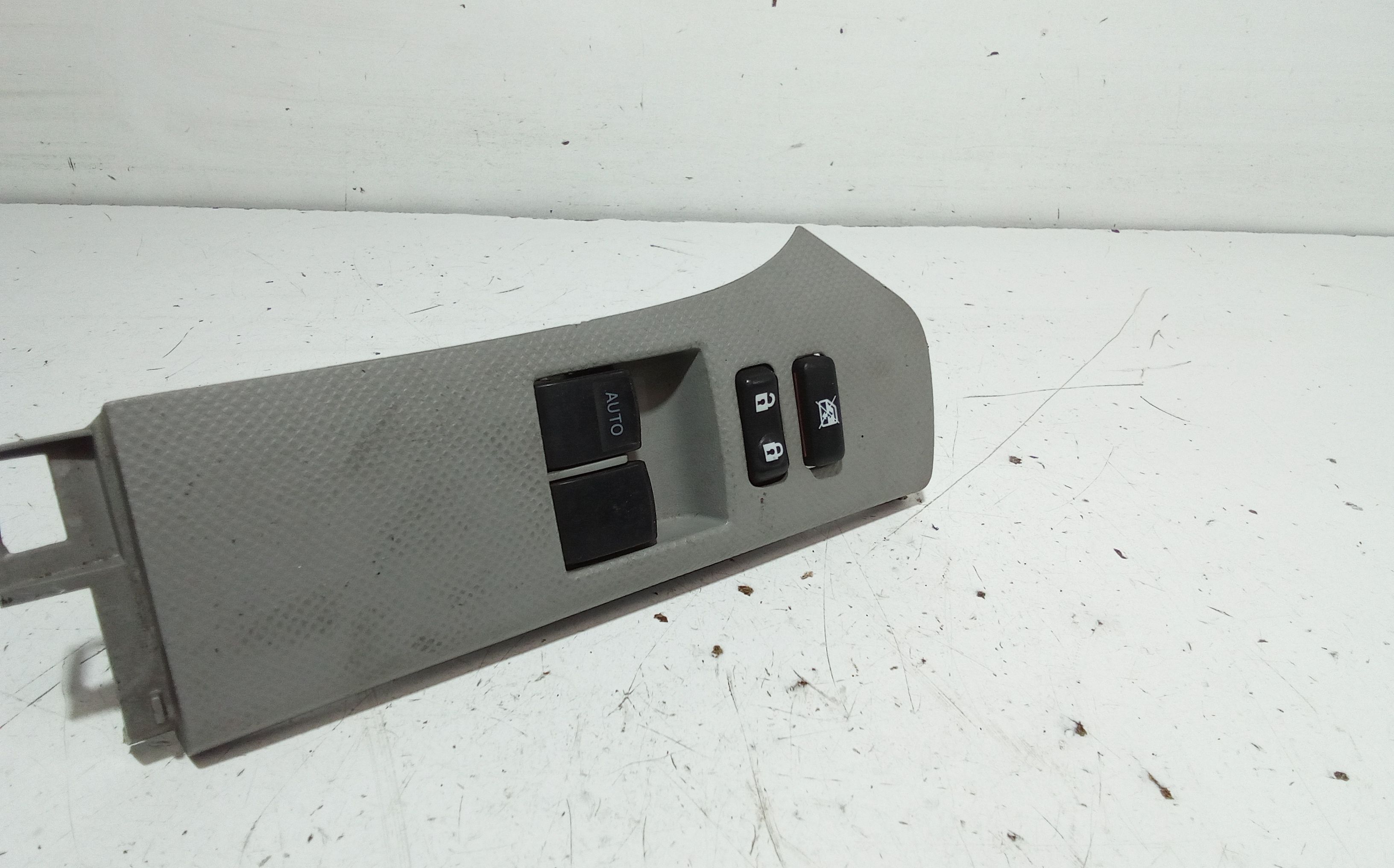 Pulsantiera anteriore sinistra Guida TOYOTA Yaris Serie (05>08)