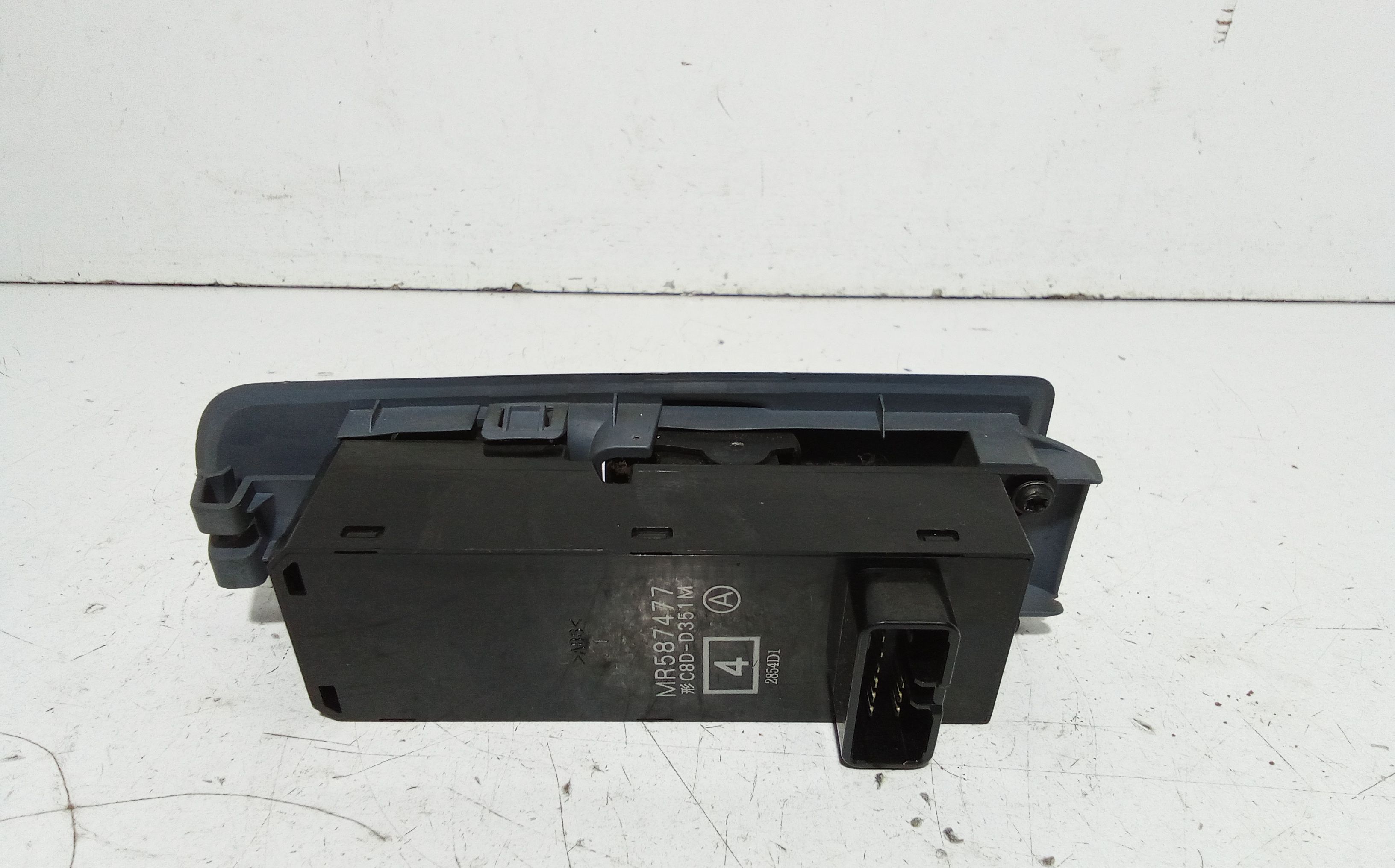 Pulsantiera anteriore sinistra Guida MITSUBISHI Colt Serie 5P (Z) (06>12)