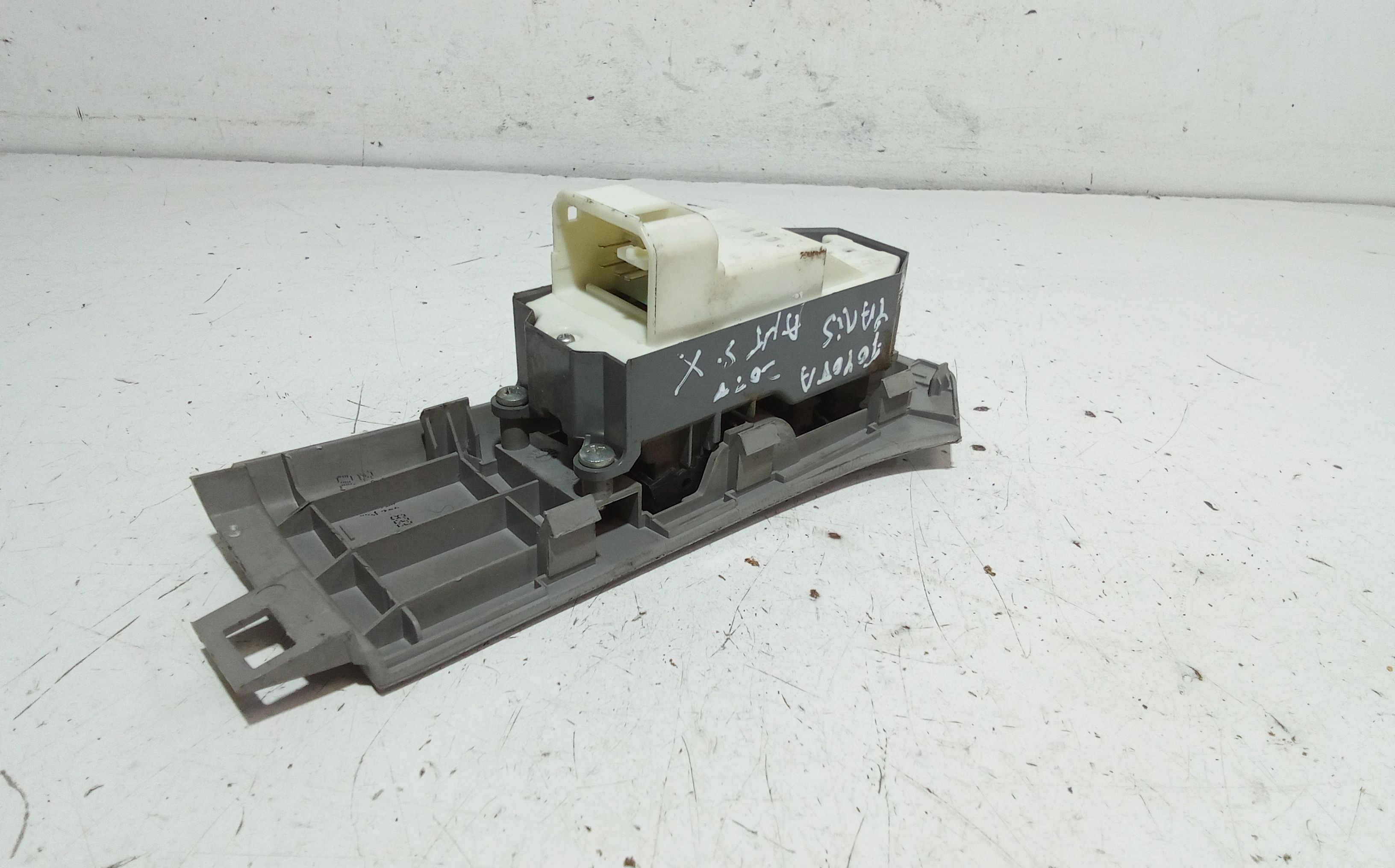 Pulsantiera anteriore sinistra Guida TOYOTA Yaris Serie (08>11)