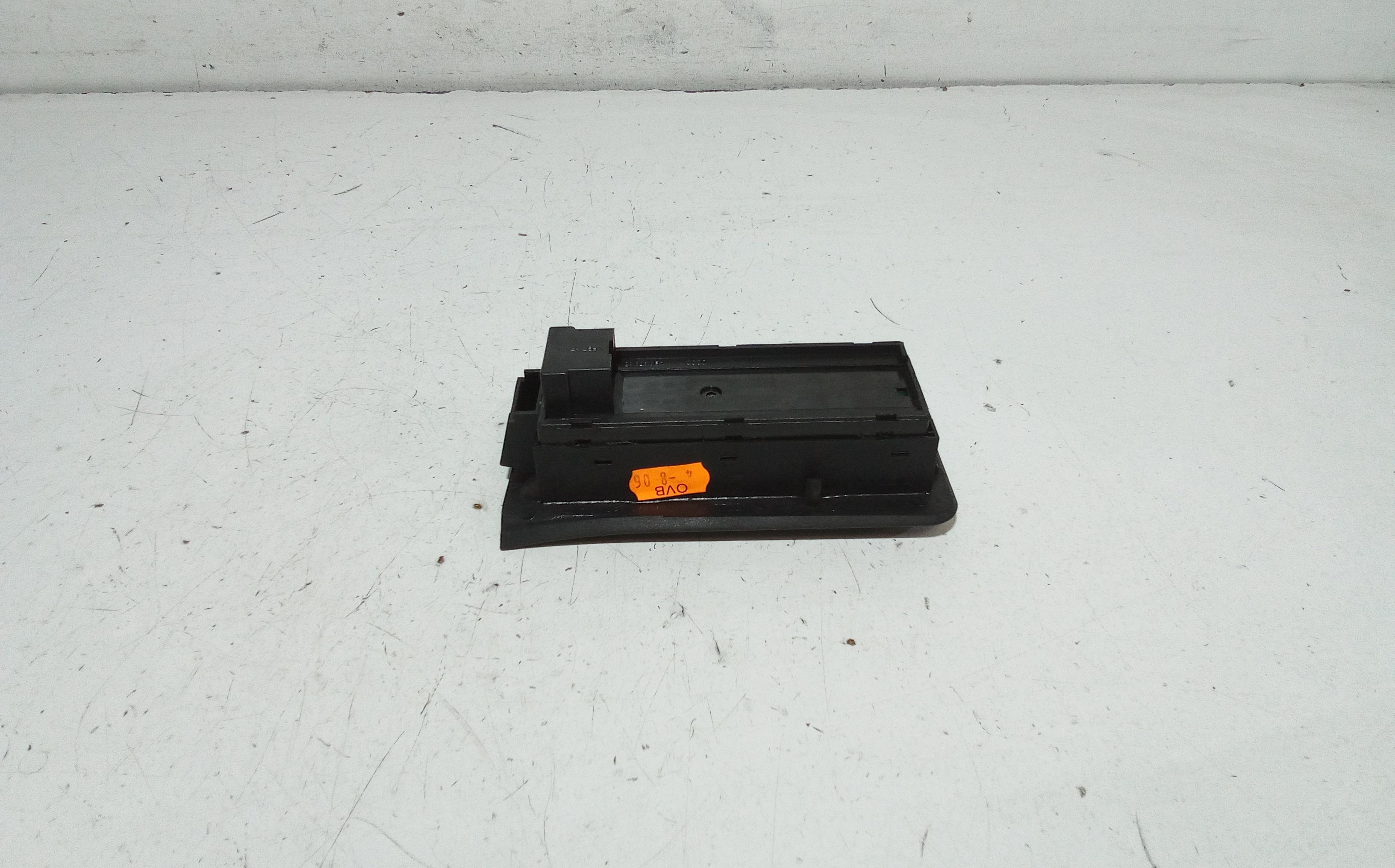 Pulsantiera anteriore sinistra Guida AUDI A4 Berlina (8E) (04>07)