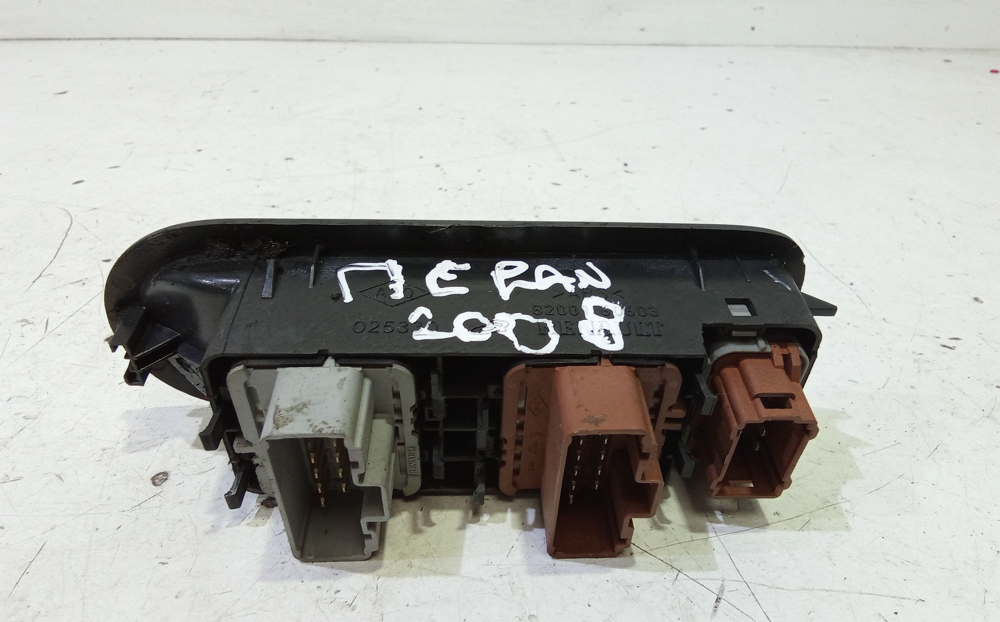 Pulsantiera anteriore sinistra Guida RENAULT Megane ll S. Wagon (06>08)