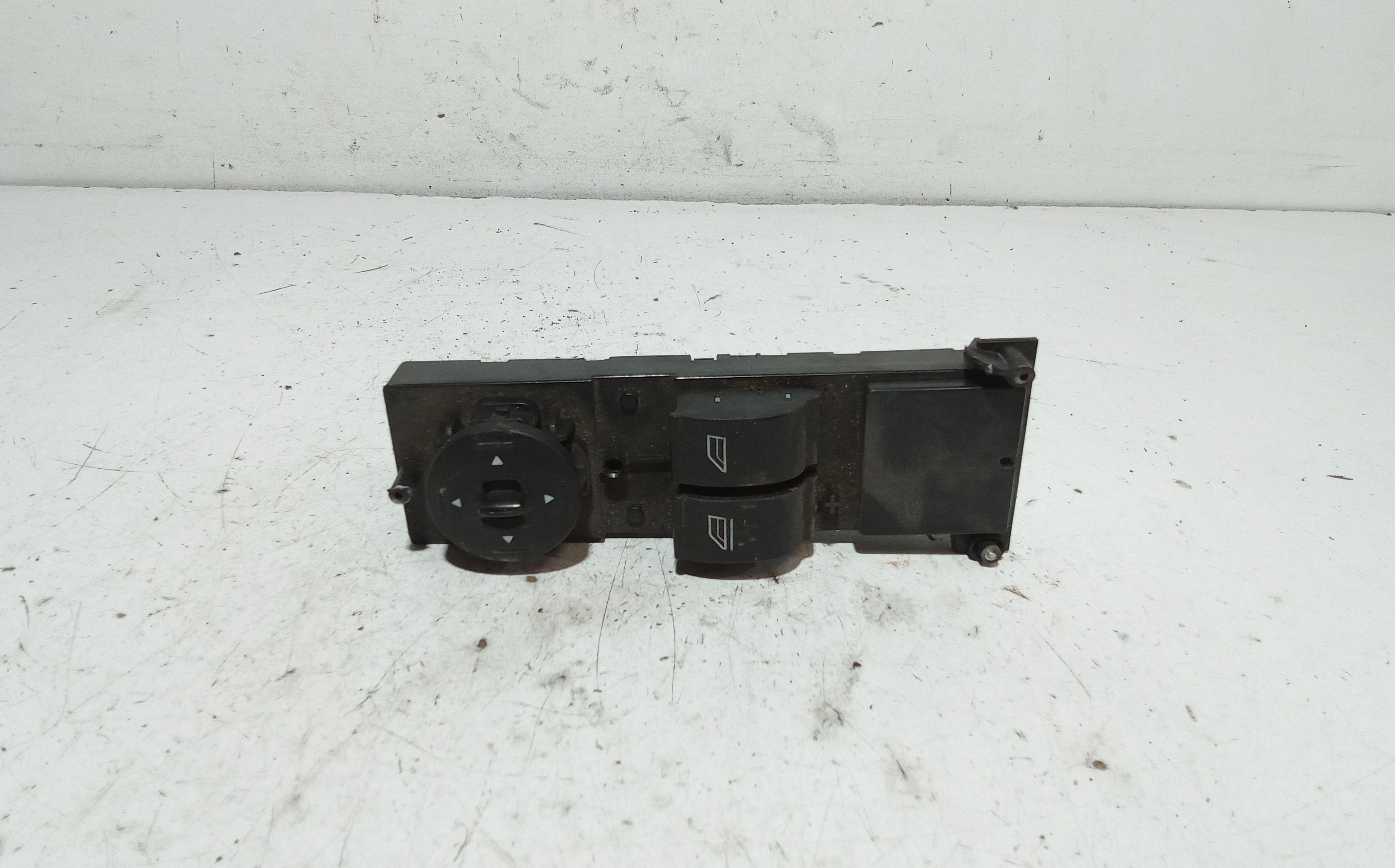 Pulsantiera anteriore sinistra Guida FORD Focus S. Wagon 3 Serie