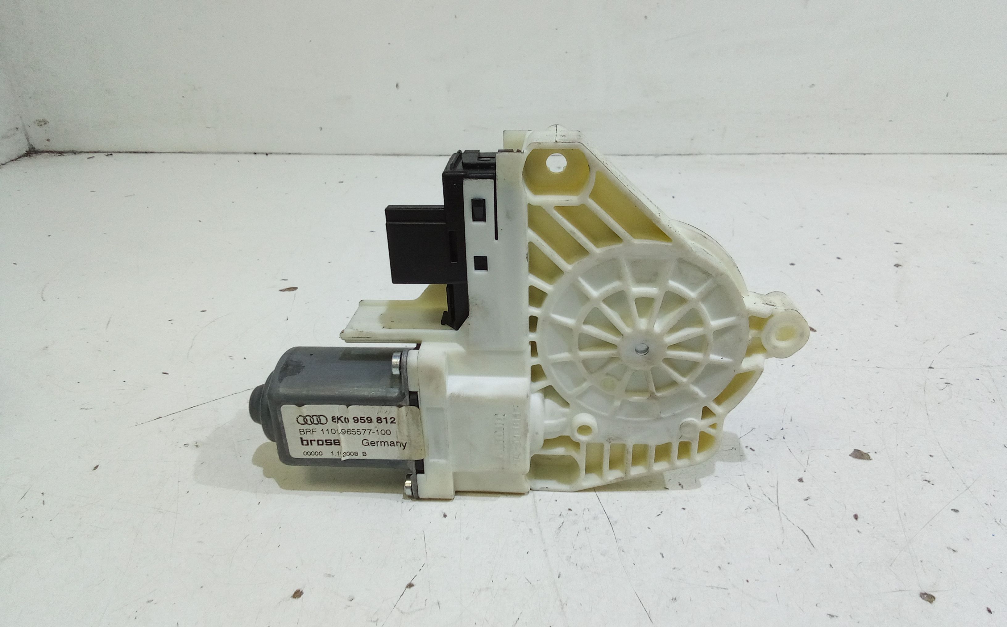 Motorino Alzavetro posteriore destra AUDI A4 Avant (8K5) (08>15)