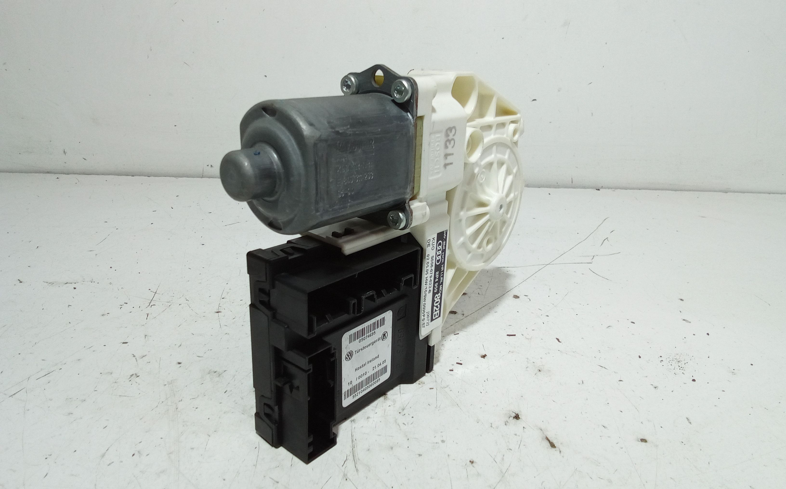 Motorino Alzavetro posteriore destra AUDI A3 Serie (8P1) (05>08)