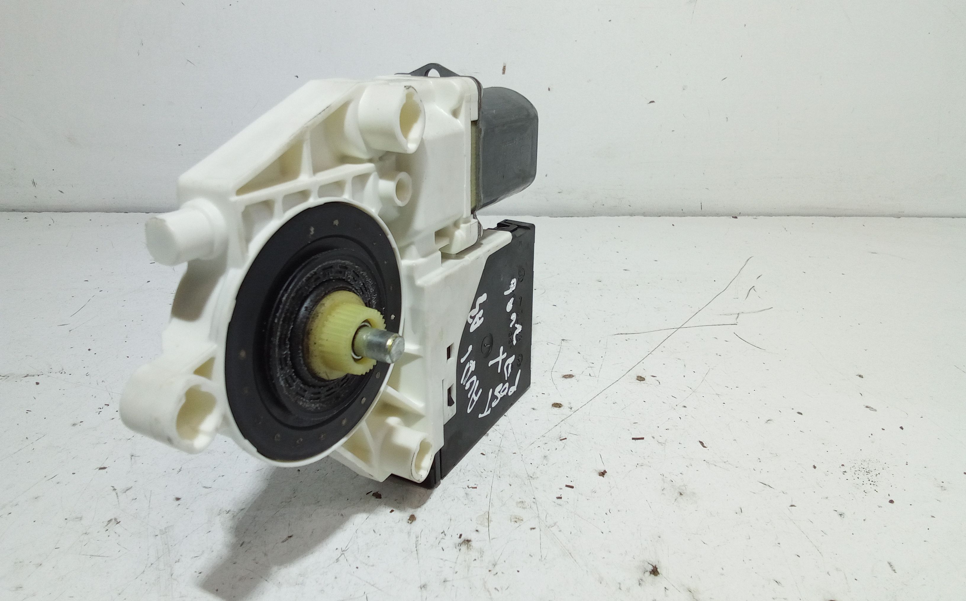 Motorino Alzavetro posteriore destra AUDI A3 Serie (8P1) (05>08)