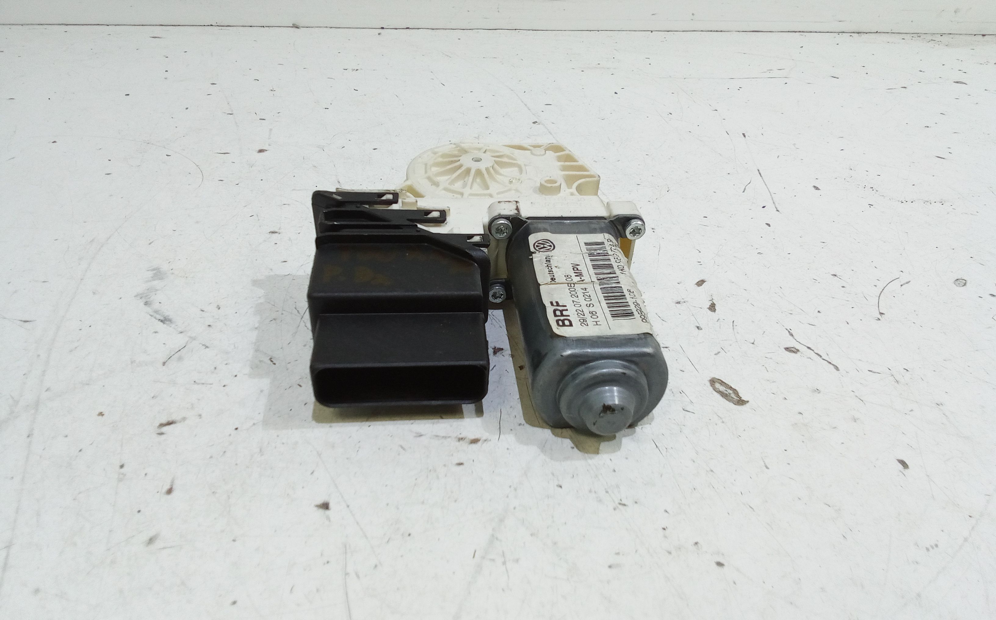 Motorino Alzavetro posteriore destra VOLKSWAGEN Touran 1 Serie