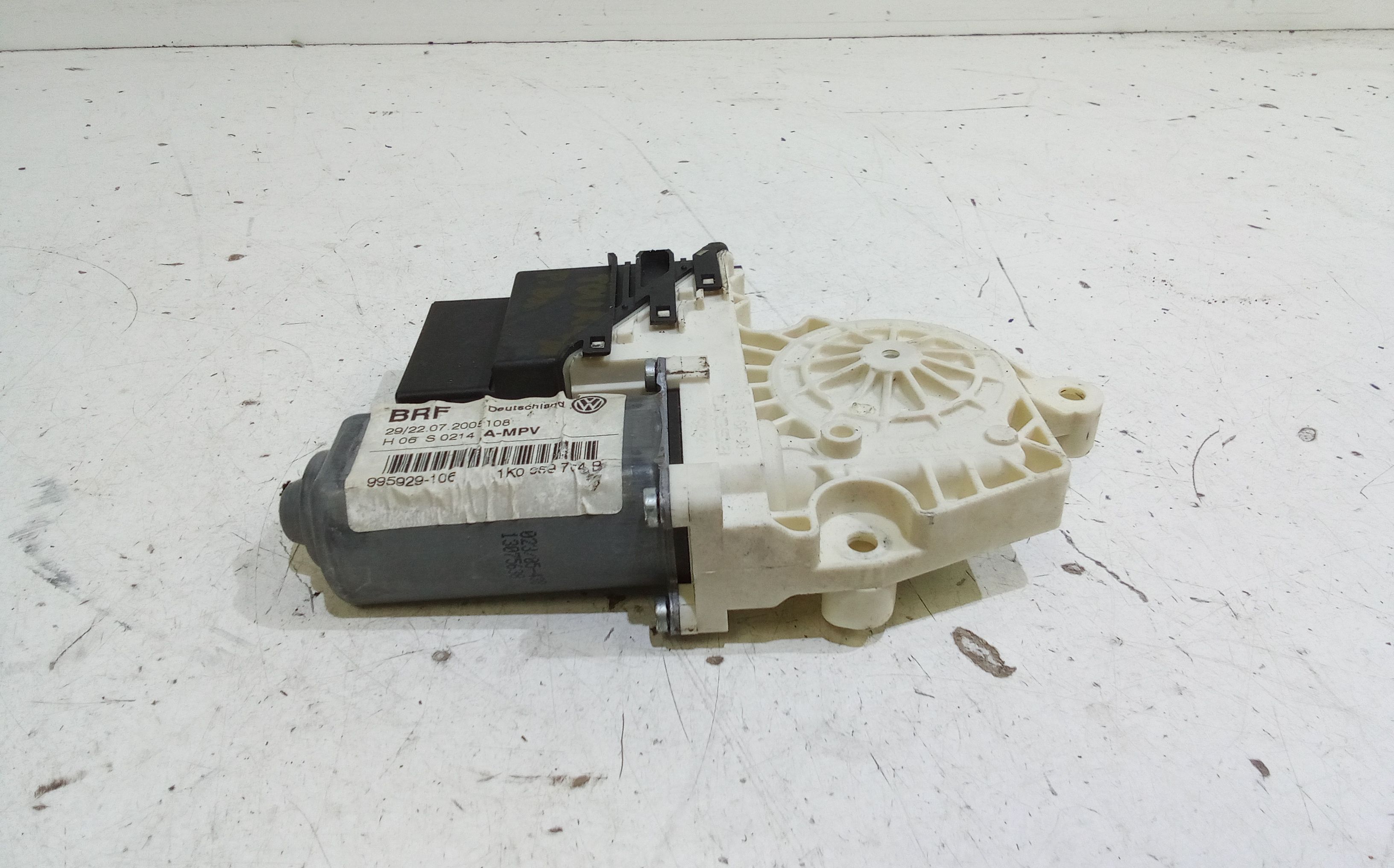 Motorino Alzavetro posteriore destra VOLKSWAGEN Touran 1 Serie