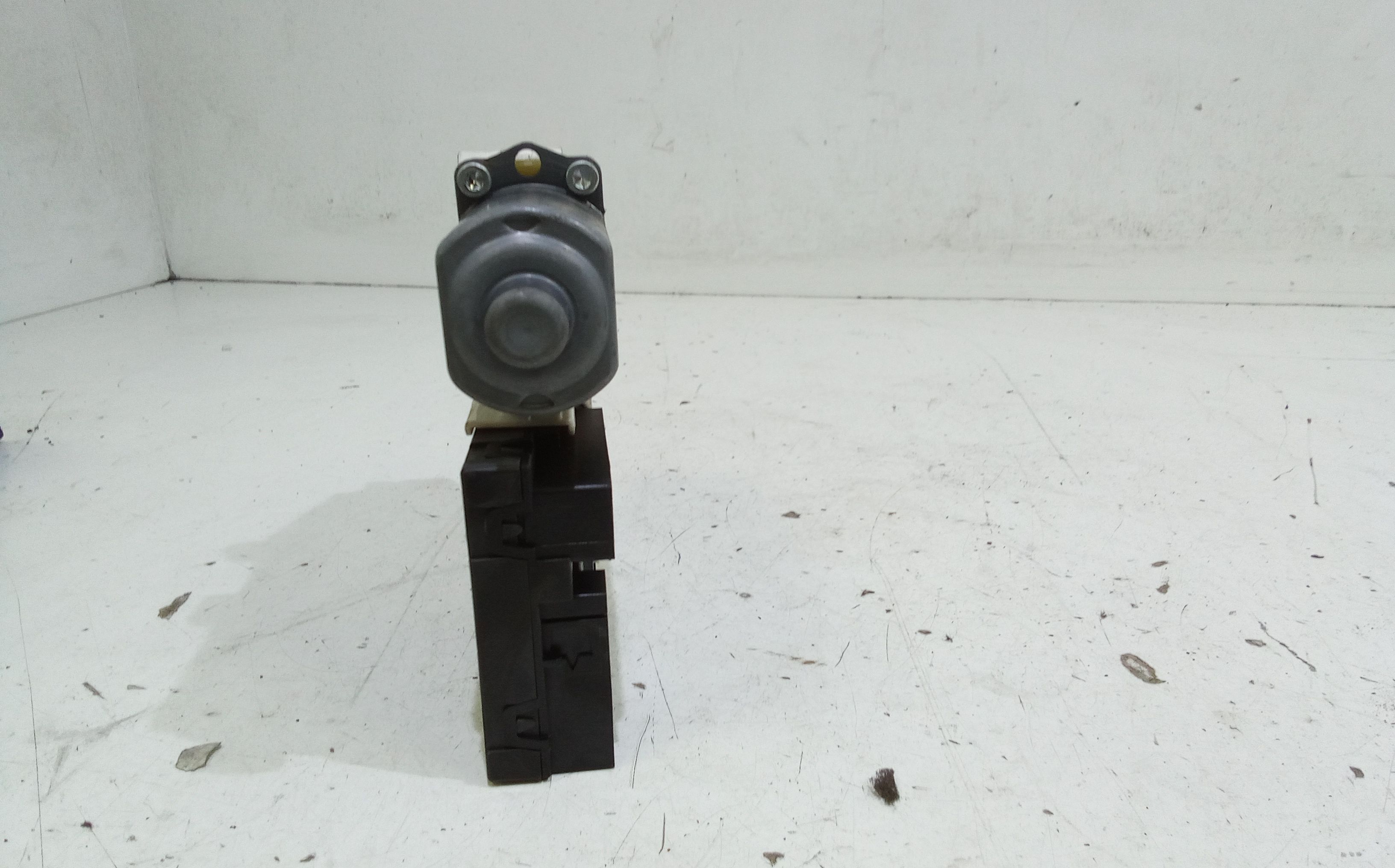 Motorino Alzavetro posteriore destra AUDI A3 Serie (8P1) (05>08)