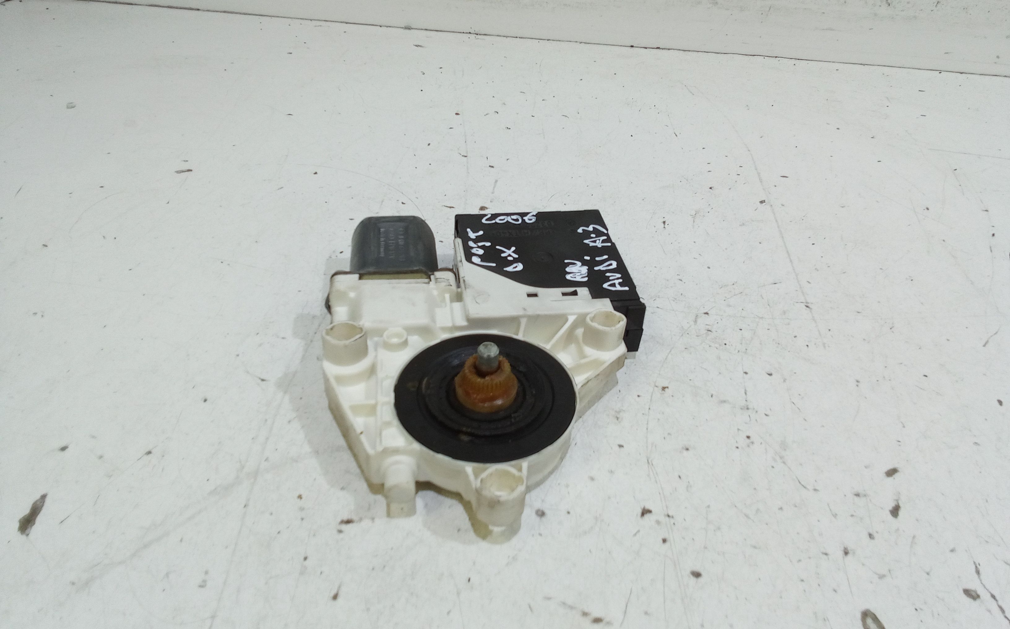 Motorino Alzavetro posteriore destra AUDI A3 Serie (8P1) (05>08)